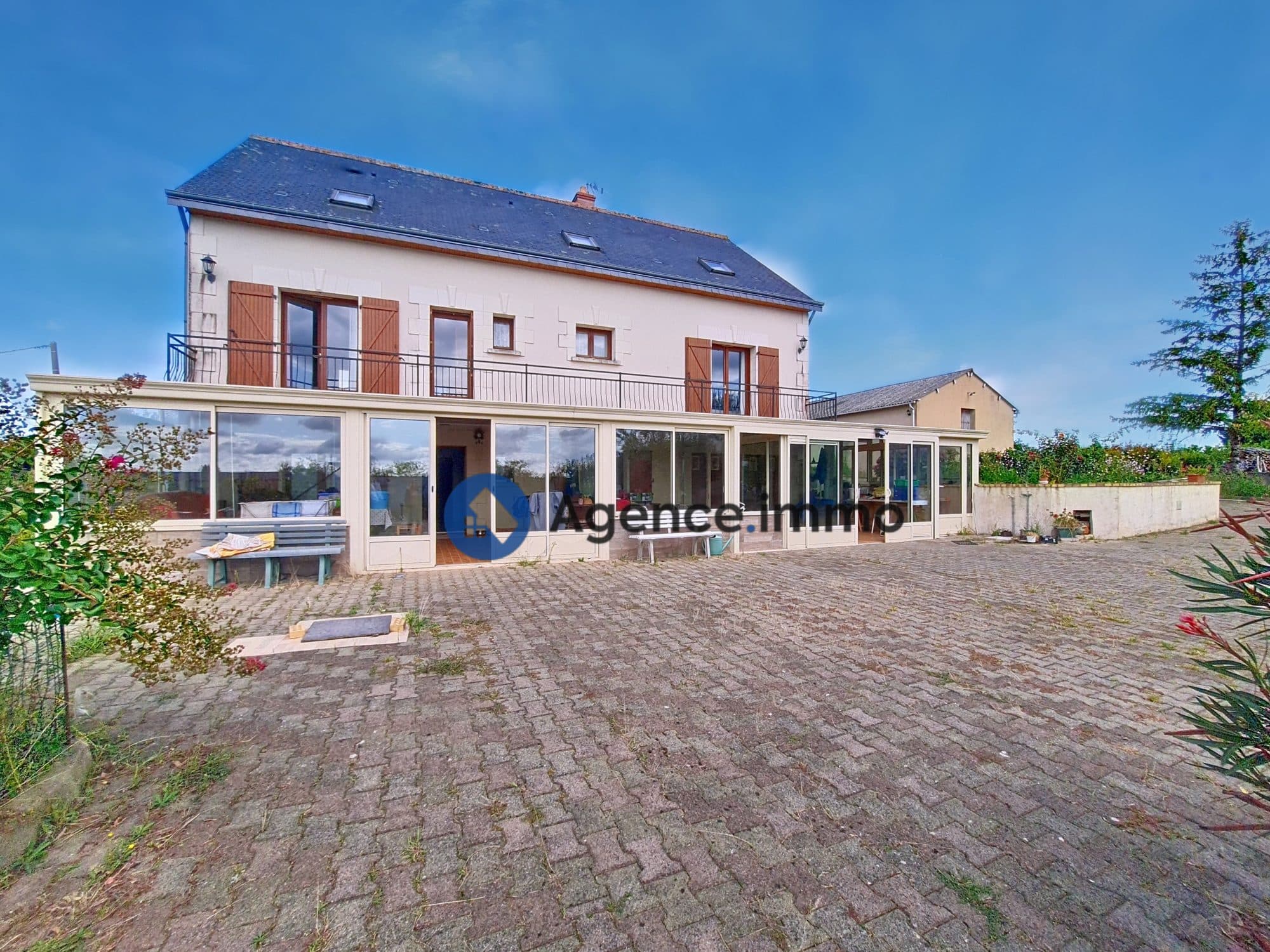 VIAGER OCCUPE - GRANDE MAISON SUR 1 HECTARE — photo 2