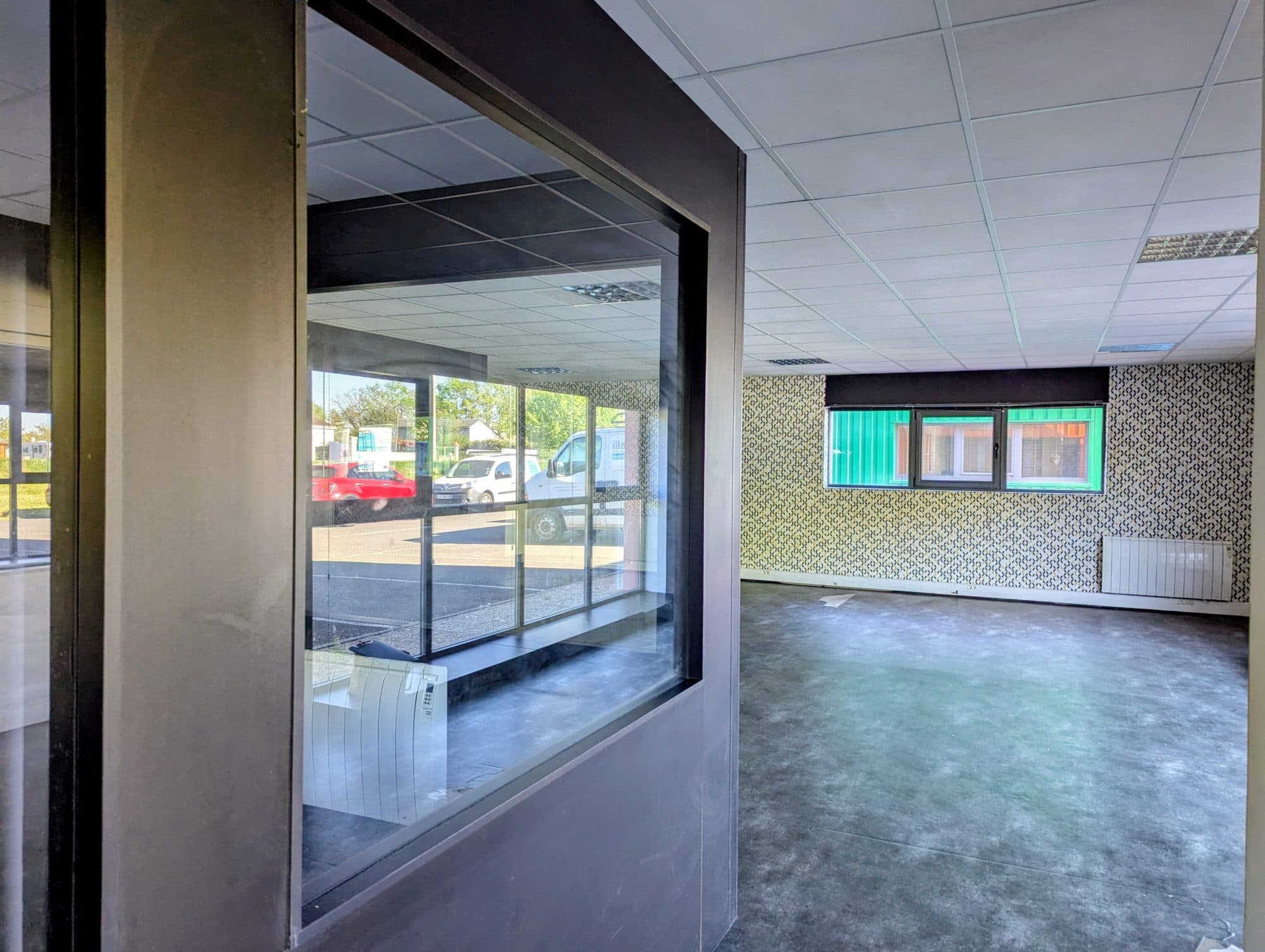 Bureaux et atelier proche Autoroute — photo 2