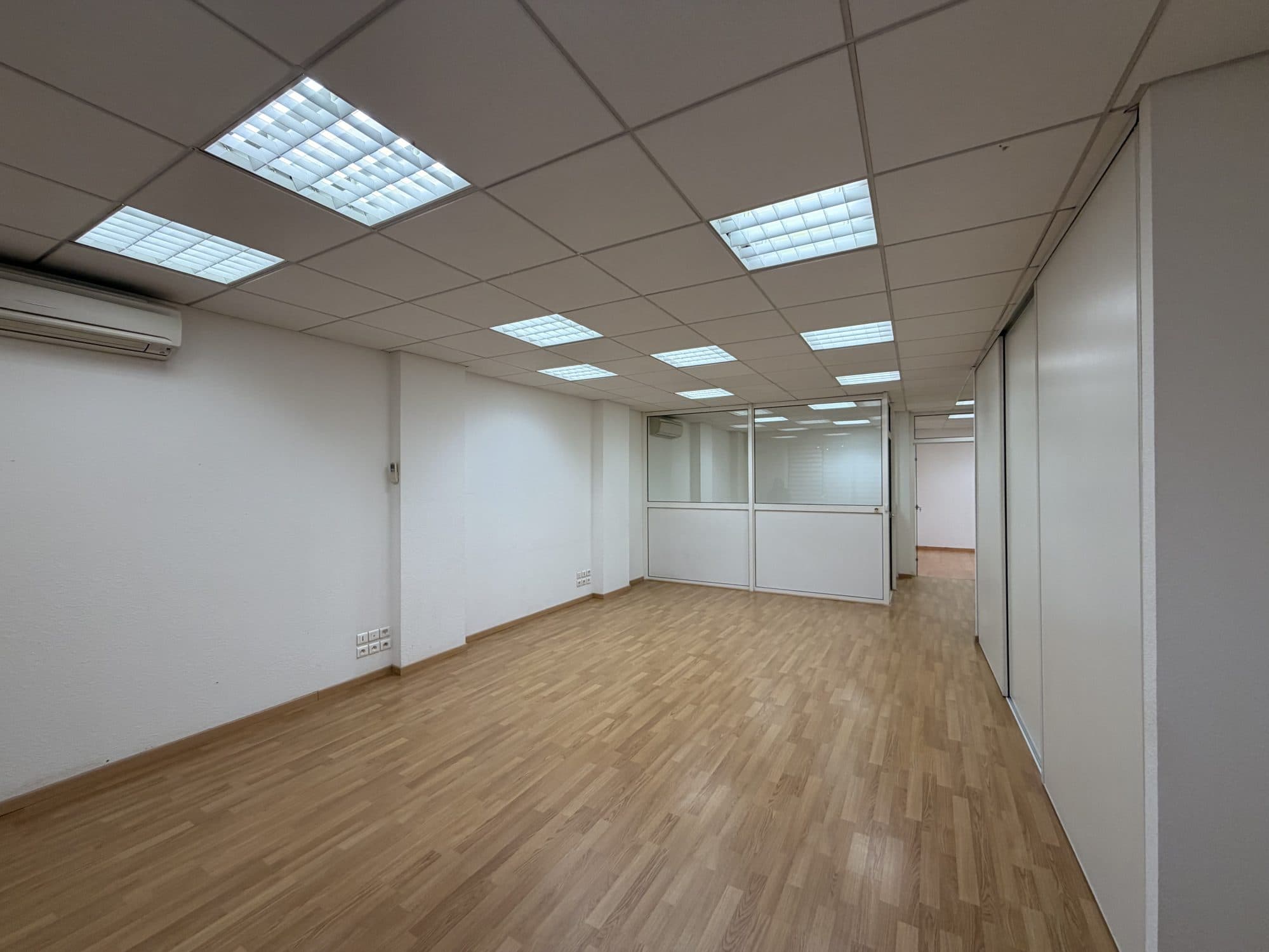 Local Commercial où Bureaux — photo 3