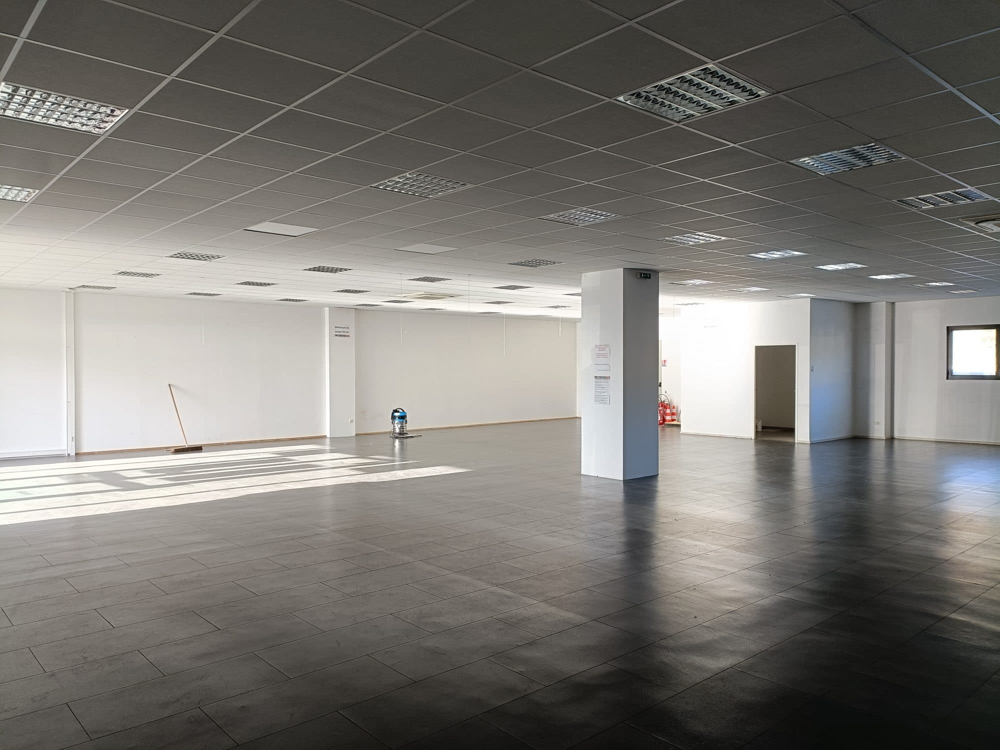 LOCAL COMMERCIAL - 298M2 — photo 3