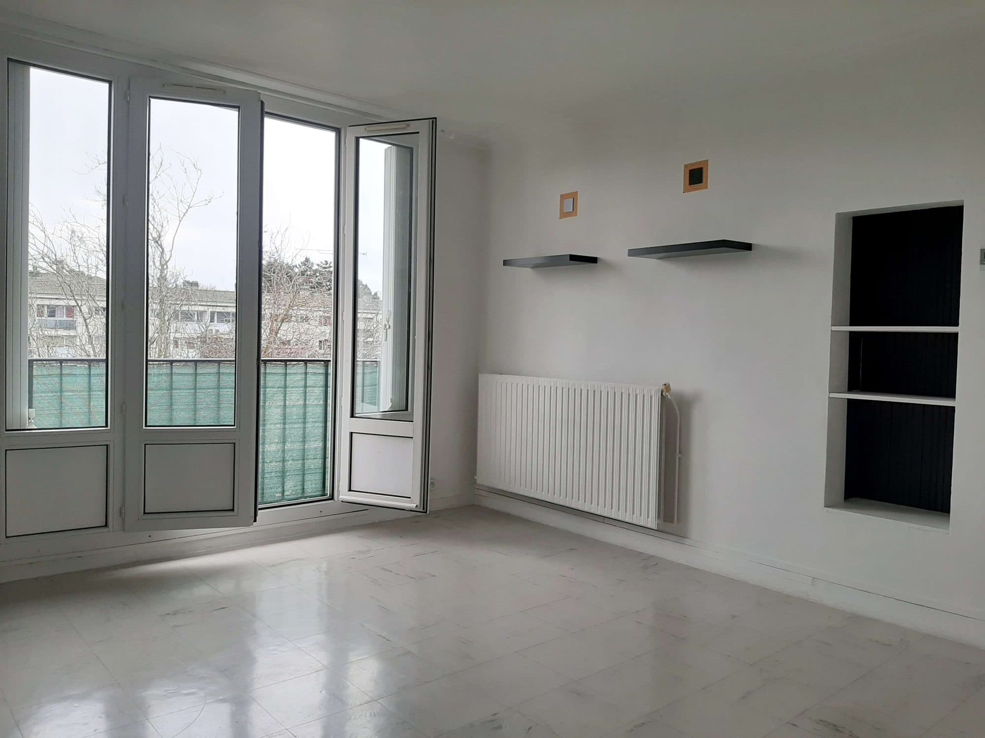 T2 - GARAGE - BALCON - CAVE — photo 2