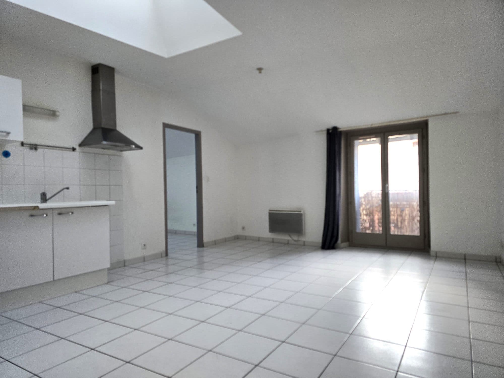 SAINT SERNIN - APPARTEMENT T2 DE 45 M2 ENV. CLAIR ET AU CALME. — photo 2