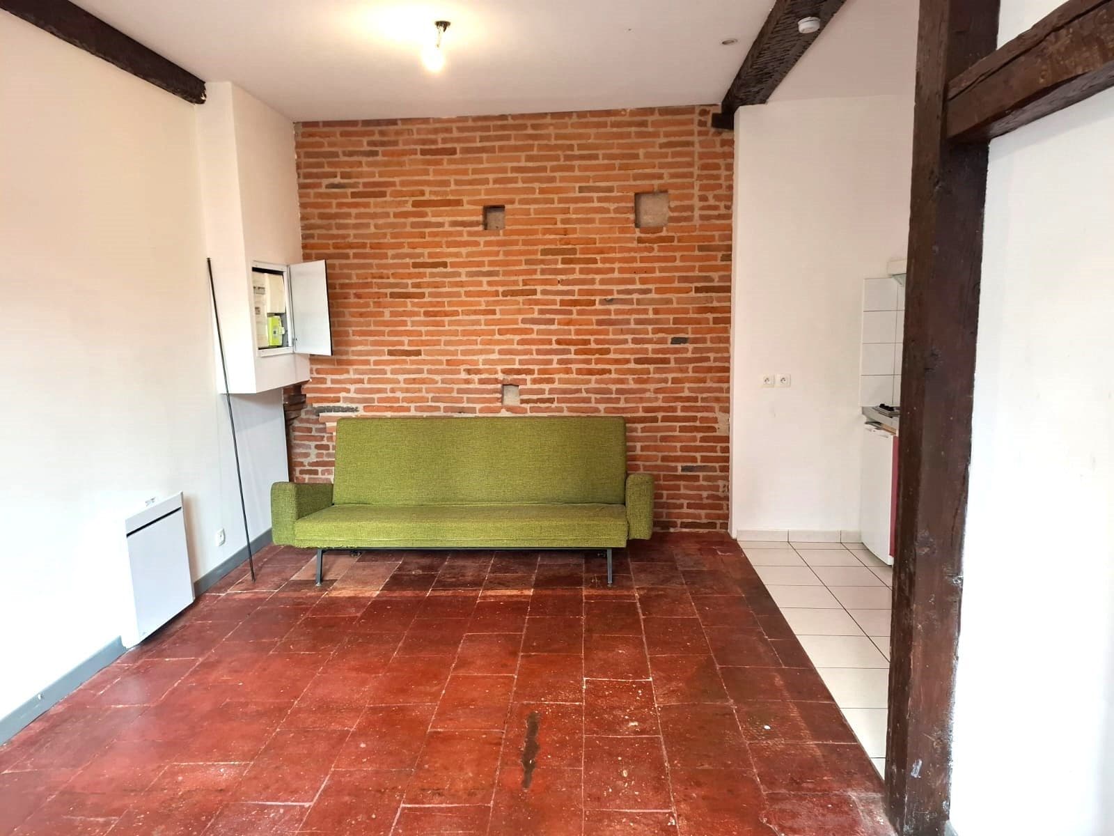 TOULOUSE SAINT SERNIN - T2 DE 38 M2 ENV., CHARME, AU CALME, VUE SUR COUR.