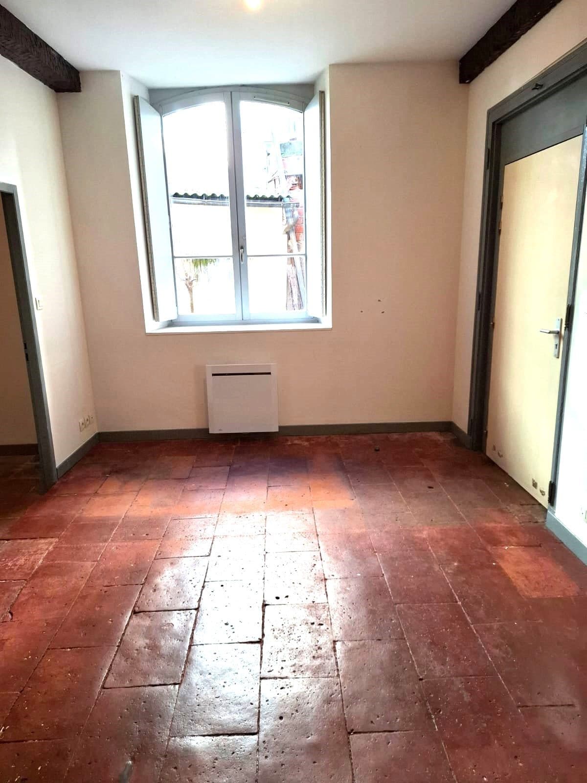 TOULOUSE SAINT SERNIN - T2 DE 38 M2 ENV., CHARME, AU CALME, VUE SUR COUR. — photo 3