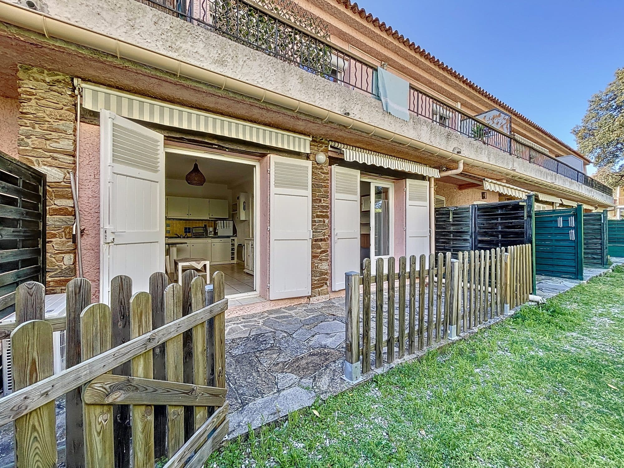 Appartement avec terrasse et place de parking — photo 2