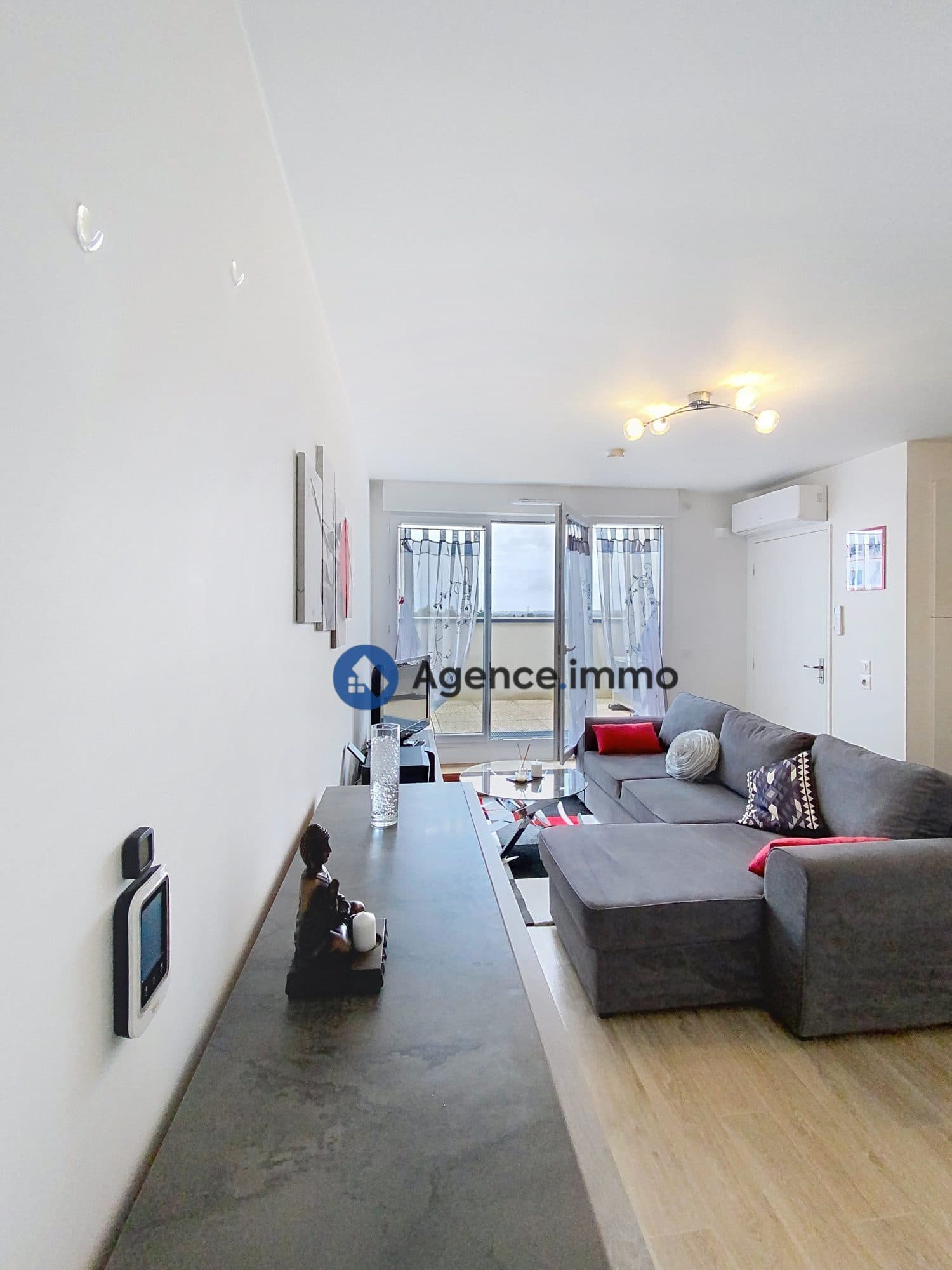 Charmant 2 pièces avec terrasse bien exposée ! — photo 2