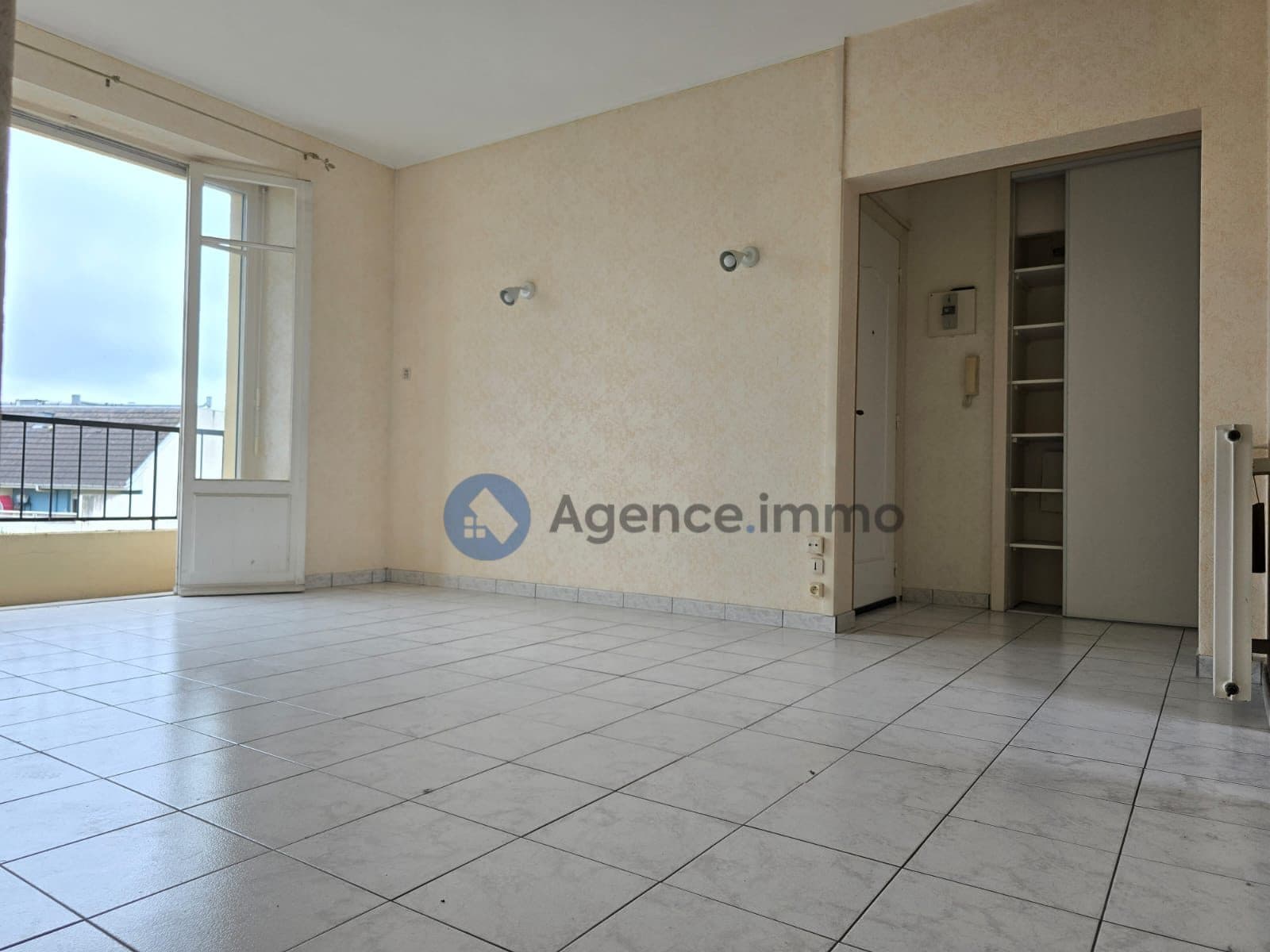 64000 PAU - BD ALSACE LORRAINE - EN EXCLUSIVITÉ - APPARTEMENT T3 DE 60M2 AVEC BALCON - TRAVERSANT - CLAIR - PETITE VUE PIC D'OSSAU - GARAGE. — photo 2