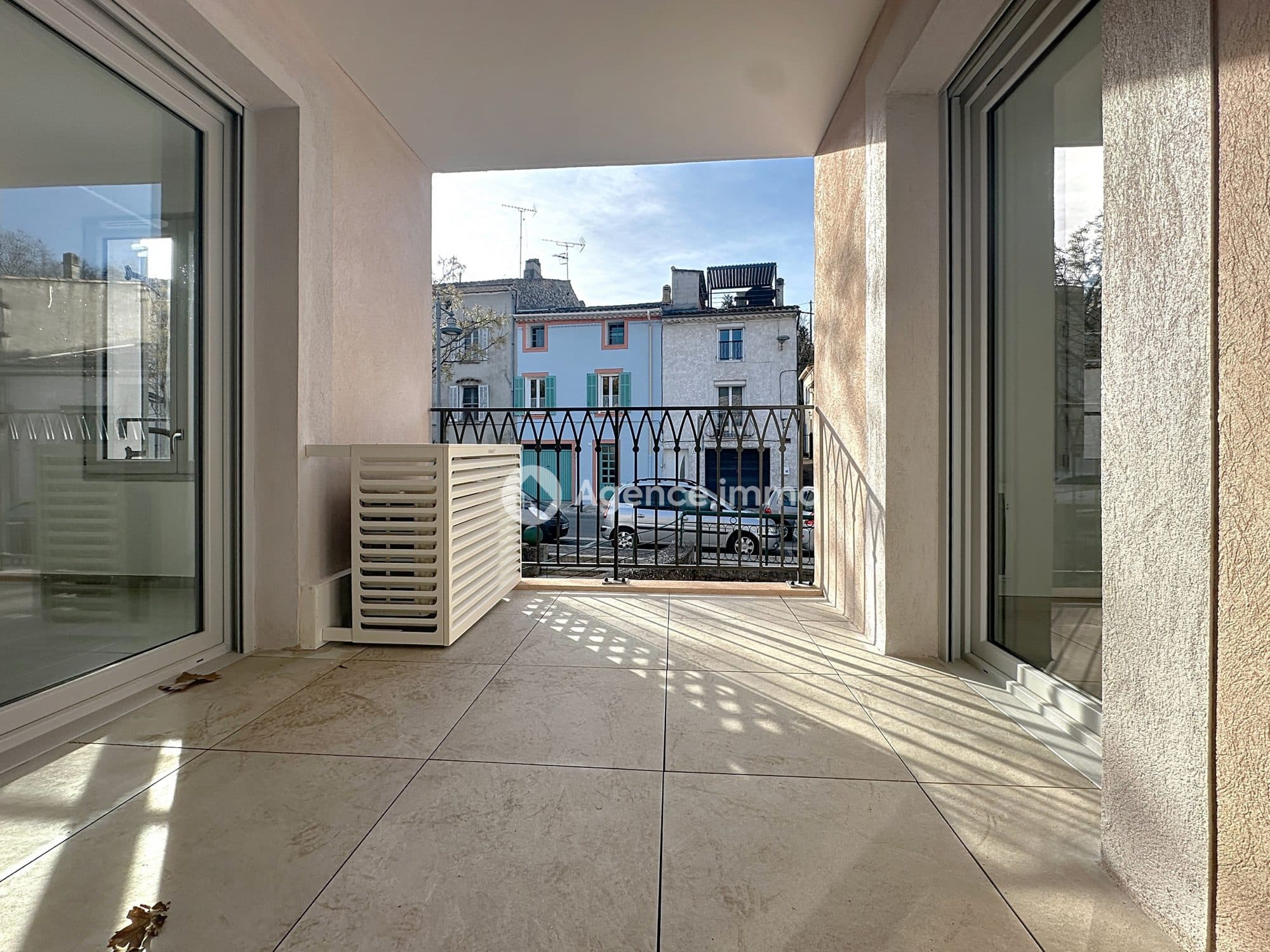Beau T2 avec terrasse — photo 3
