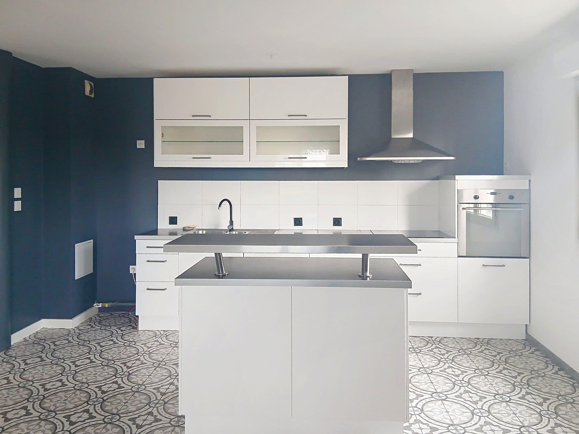 Appartement 3 pièces - 77 m² - à CHARVIEU-CHAVAGNEUX (38230) — photo 3