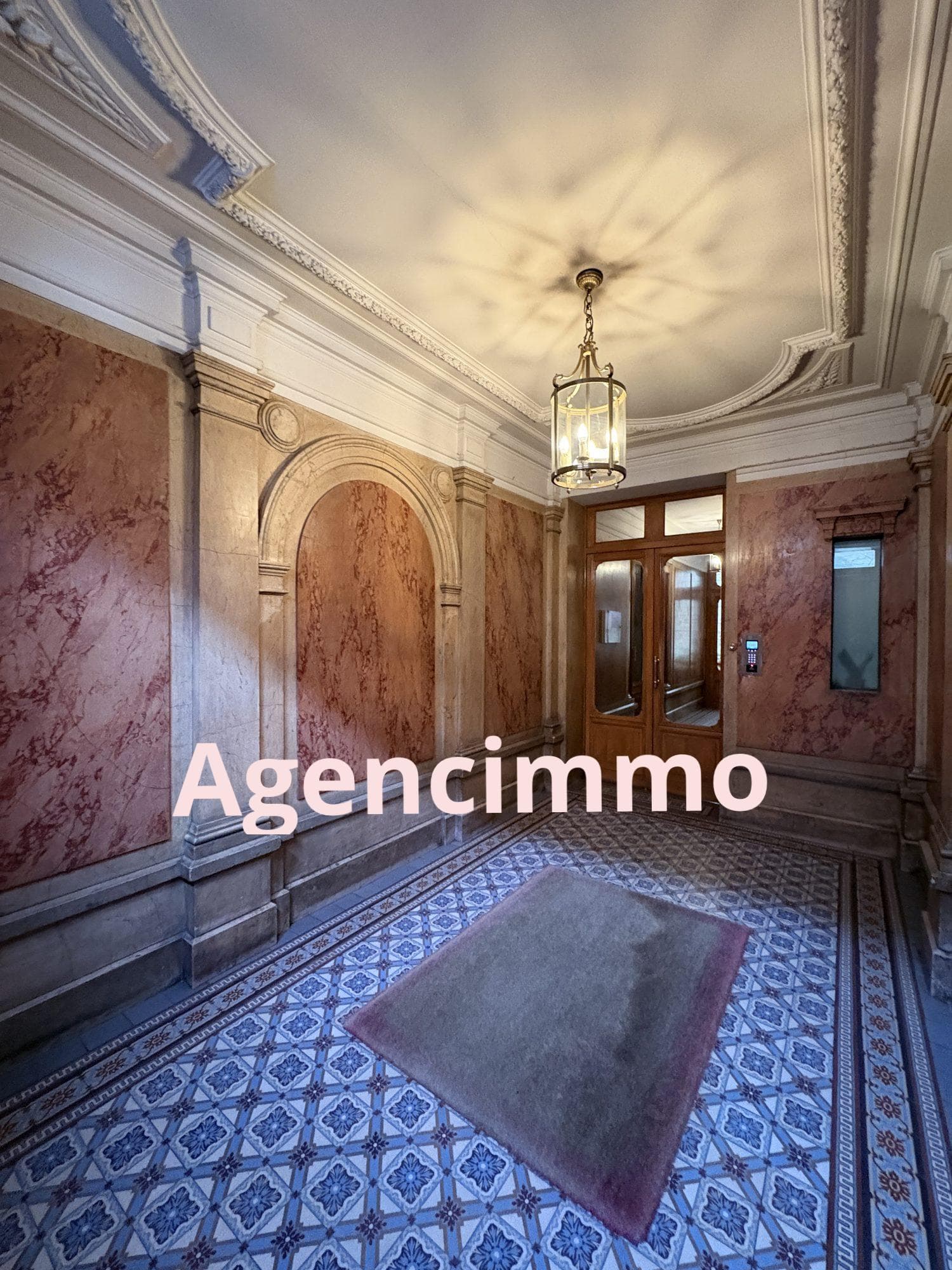 TRES BEL APPARTEMENT BOURGEOIS — photo 3