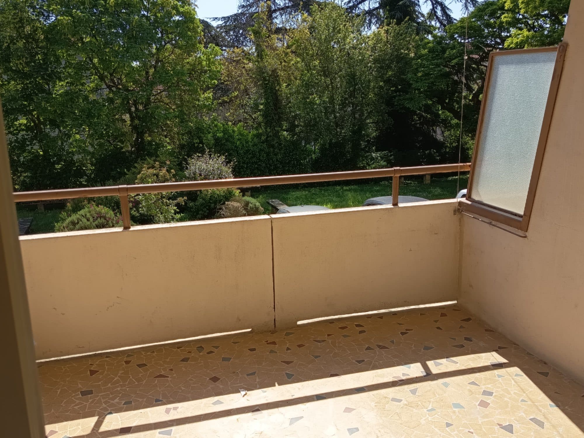 Appartement T2 lumineux avec terrasse et cave