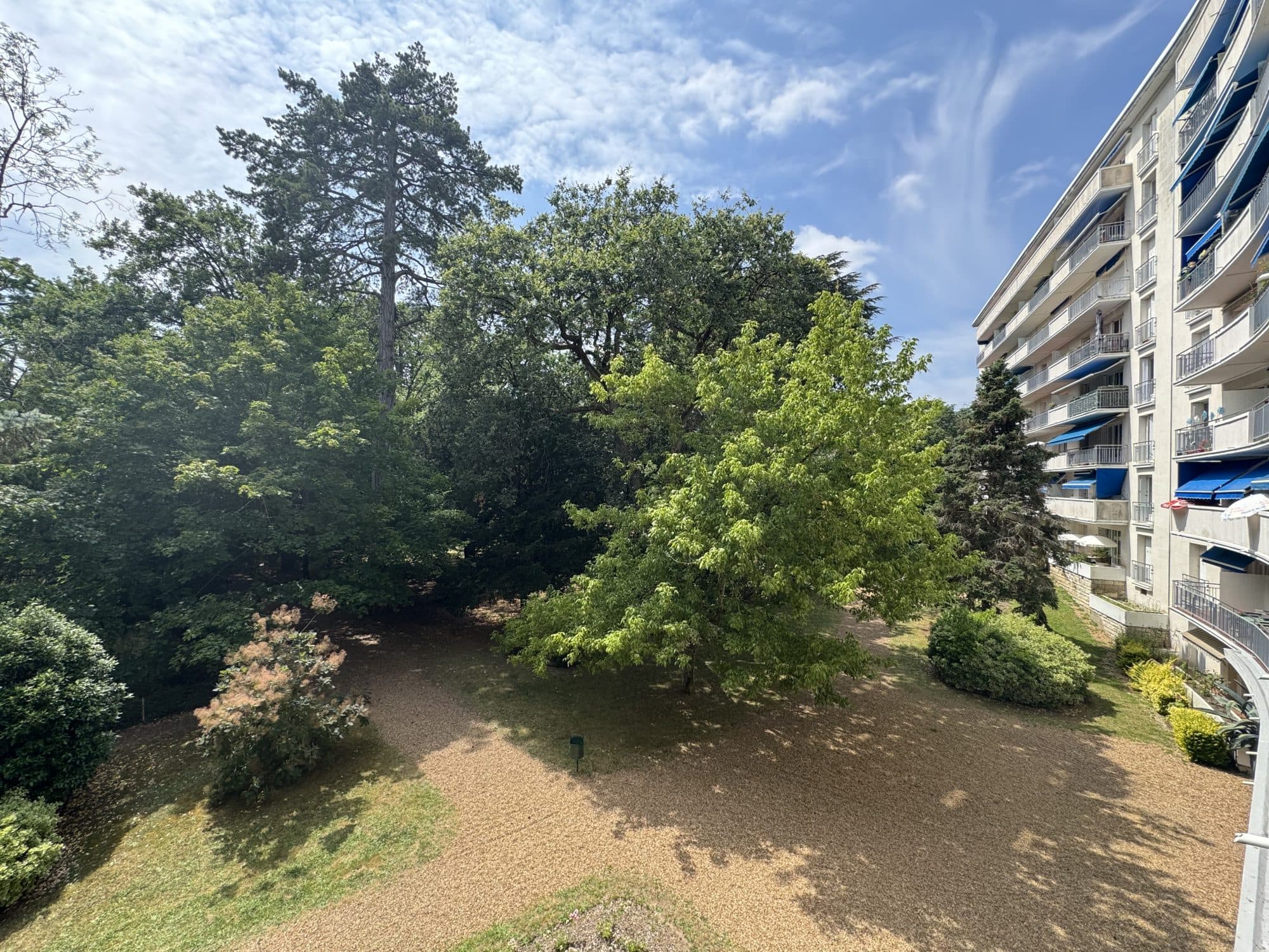 APPARTEMENT VUE SUR PARC