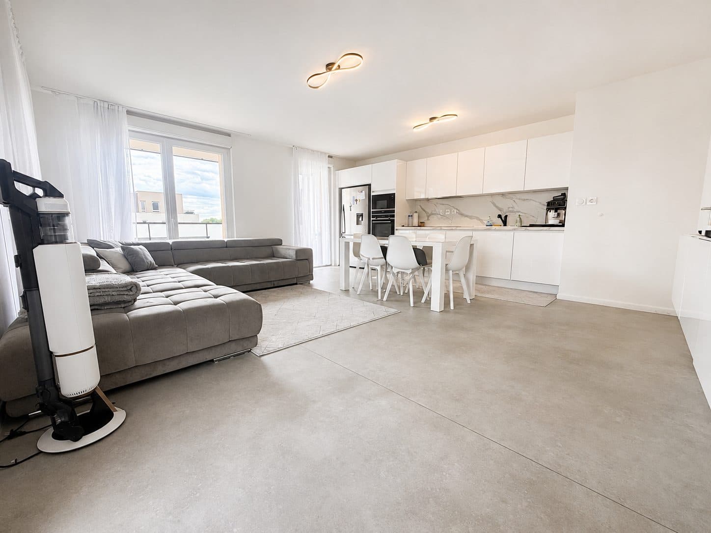 Lingolsheim – T4 rénové avec un magnifique grand balcon en L – Confort familial garanti.