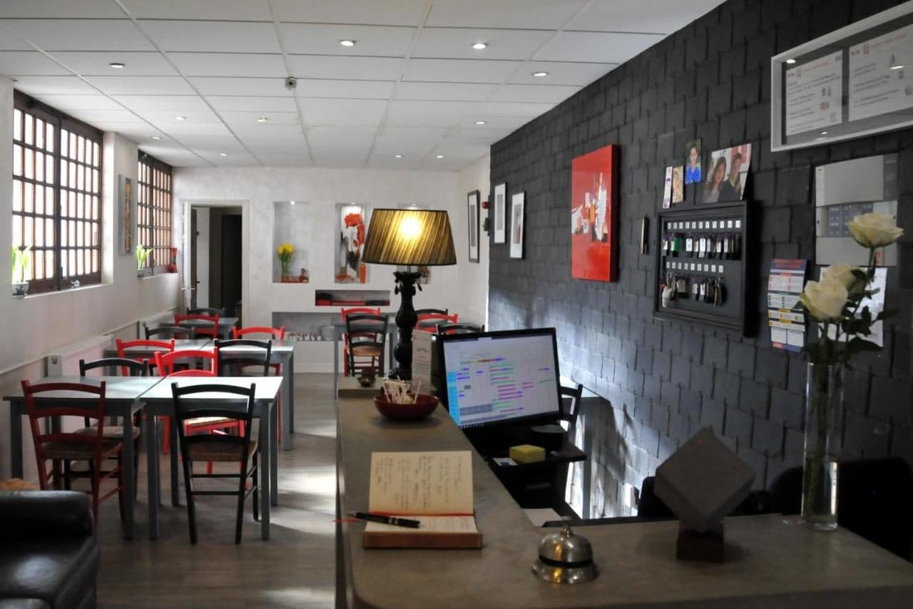 HOTEL HYPER CENTRE TOURS — photo 3