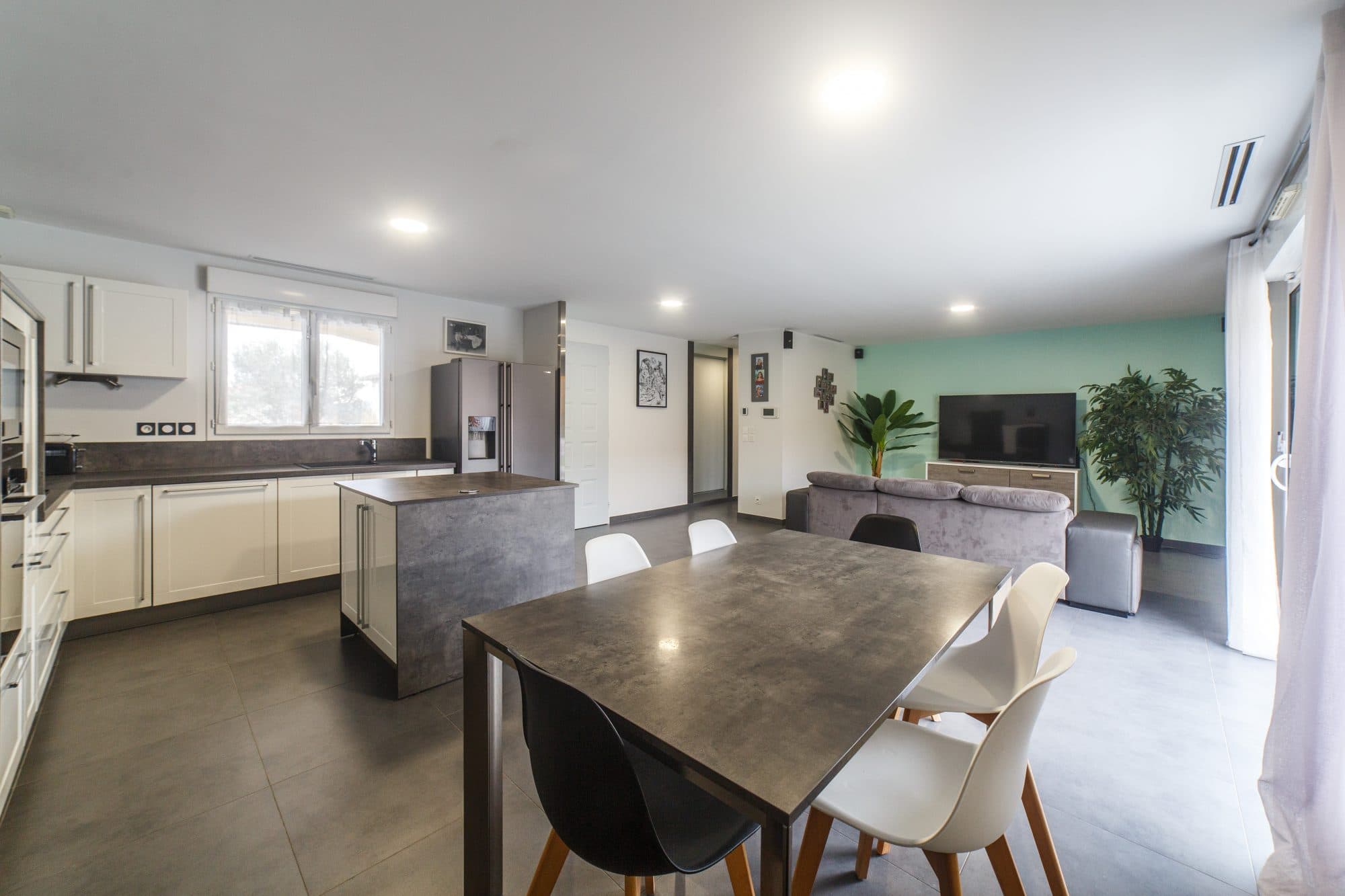 Maison plain pied T5 120m² climatisée avec garage 48m² — photo 2