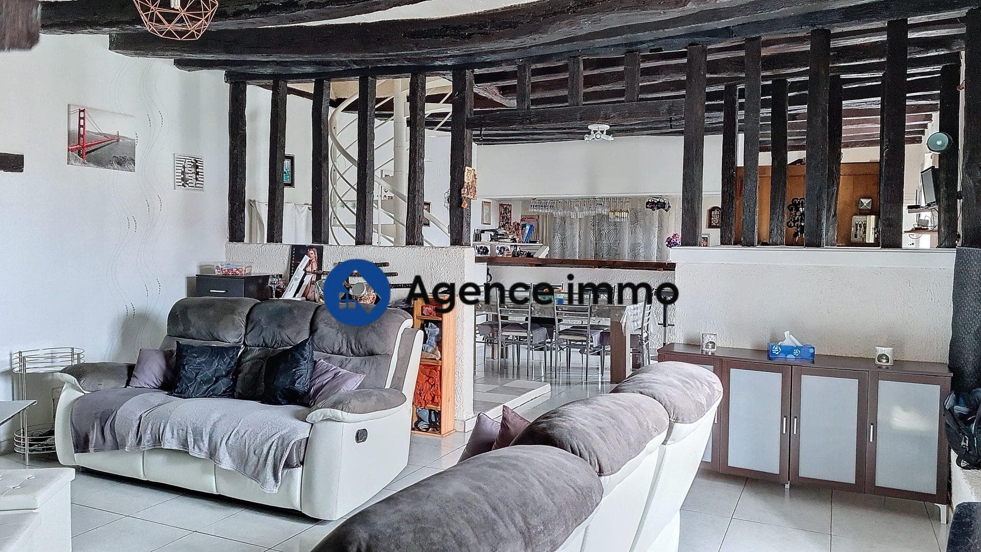 Maison 173 m² à Cléré-les-Pins — photo 3