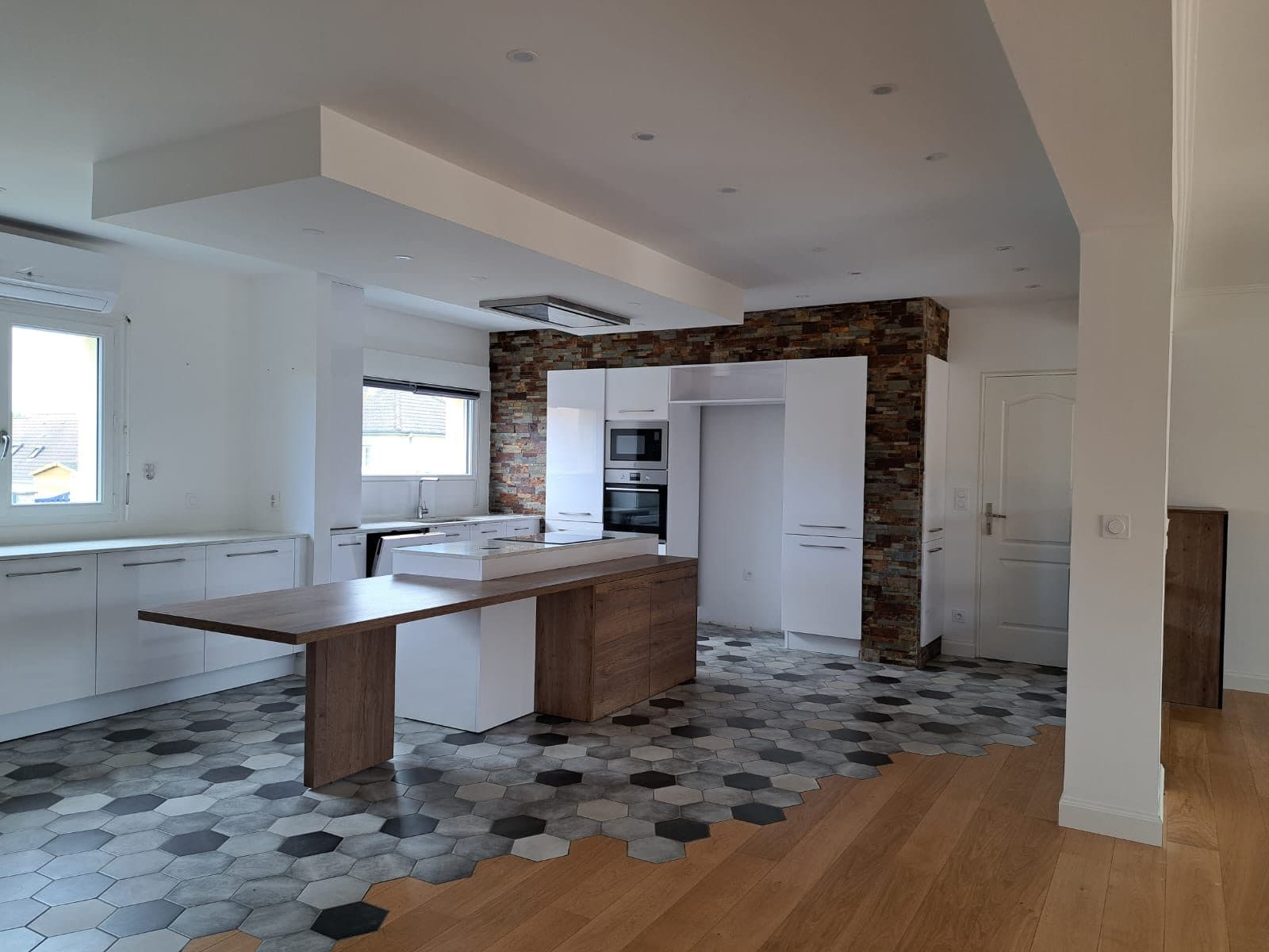 Maison spacieuse et lumineuse de 5 chambres avec jardin — photo 3