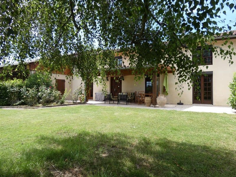 Villa — photo 2