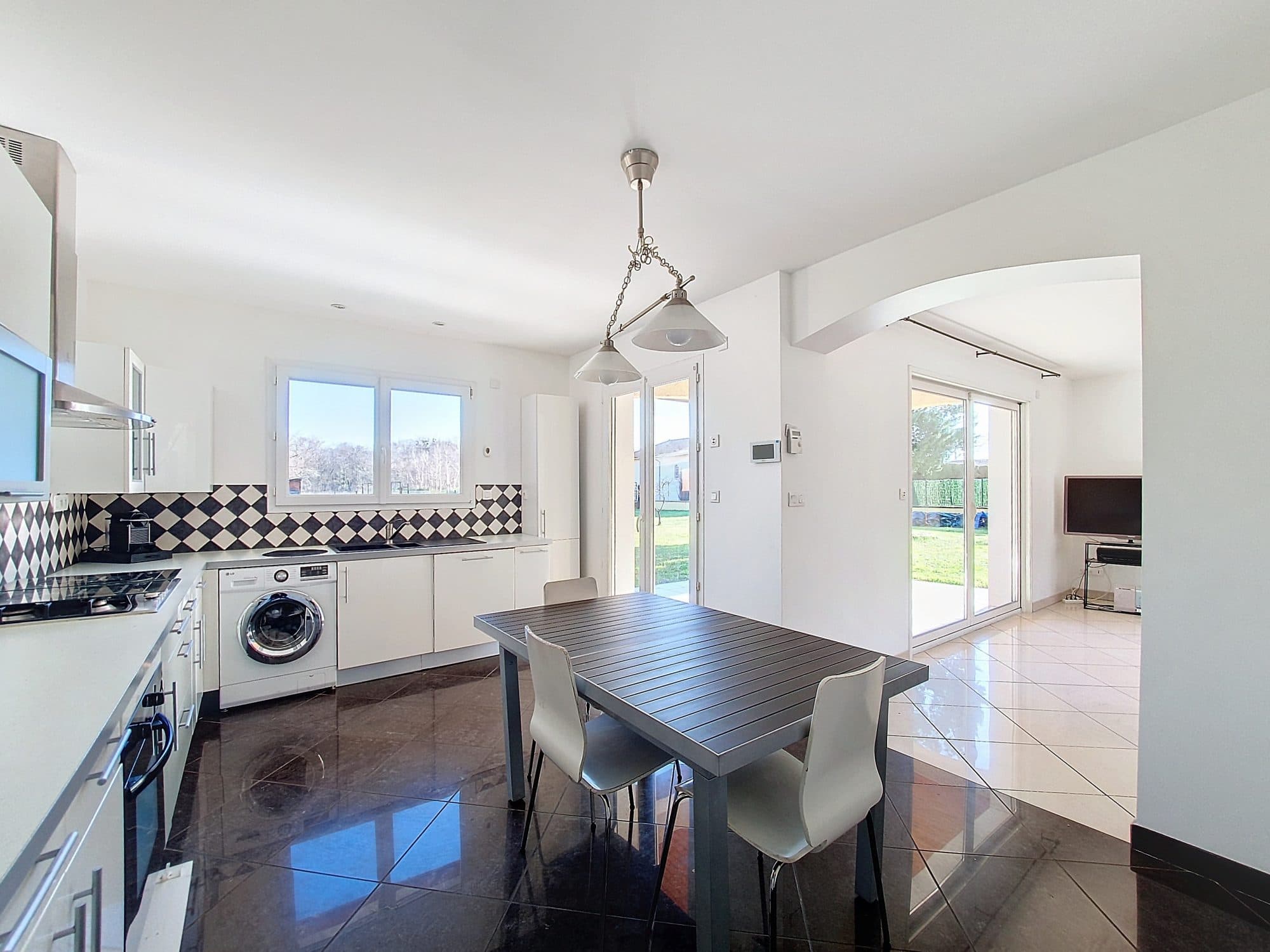 Maison familiale T4 plain pied avec garage et studio 28m² — photo 3