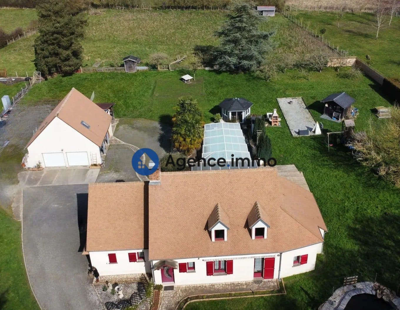 maison 6 chambres avec terrain de 9000 M2 Constructible — photo 3