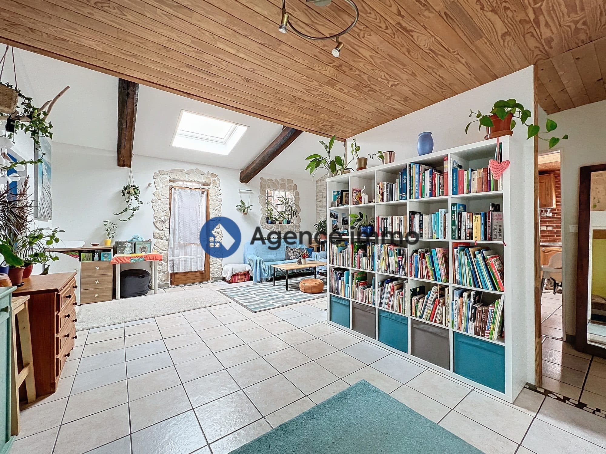 Maison Atypique de plain-pied et un appartement T2 attenant. — photo 2