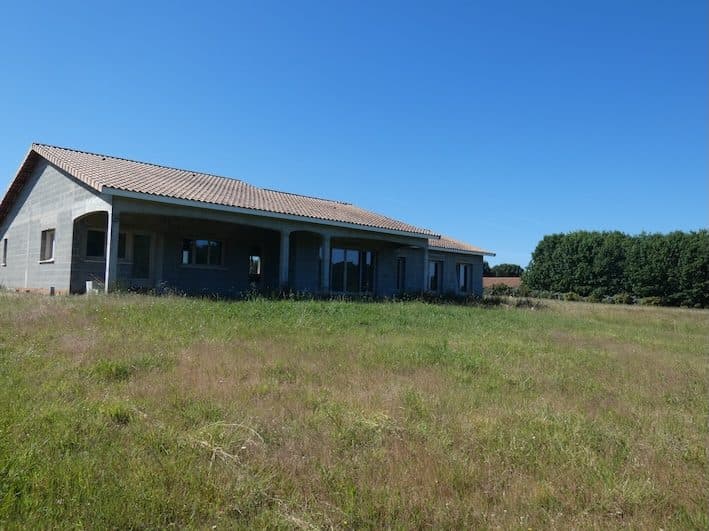 MAISON RÉCENTE À TERMINER — photo 3