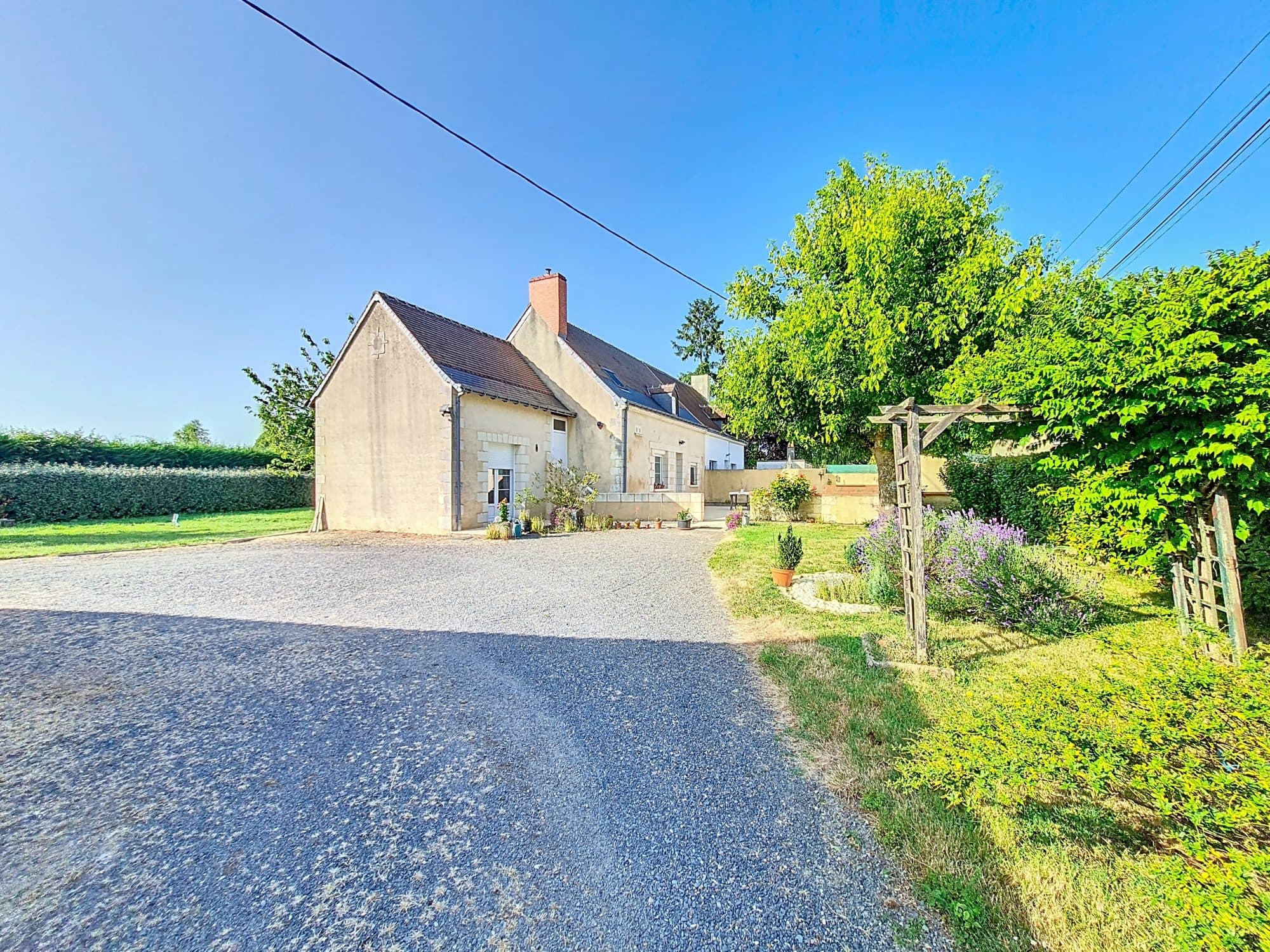 Maison 96 m² à Souvigné — photo 2