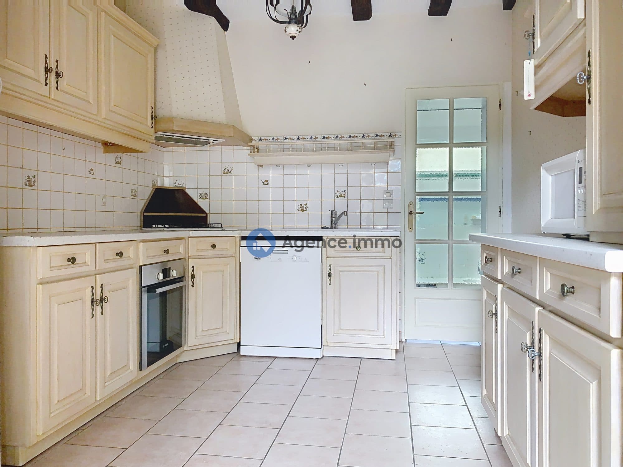 Ensemble immobilier de charme à Chateau La Vallière — photo 2