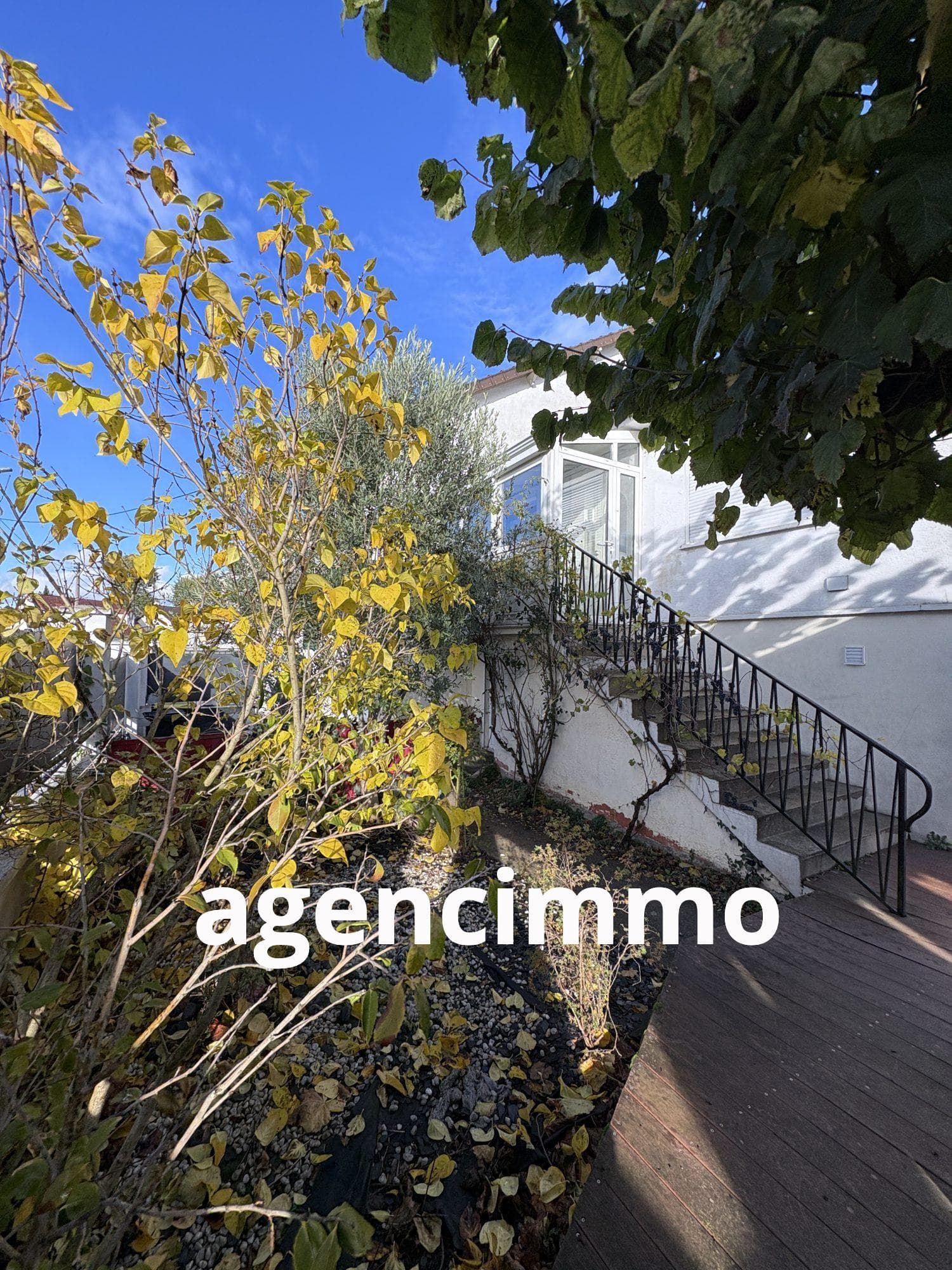 Belle Maison Individuelle avec Piscine Chauffée et Jardin