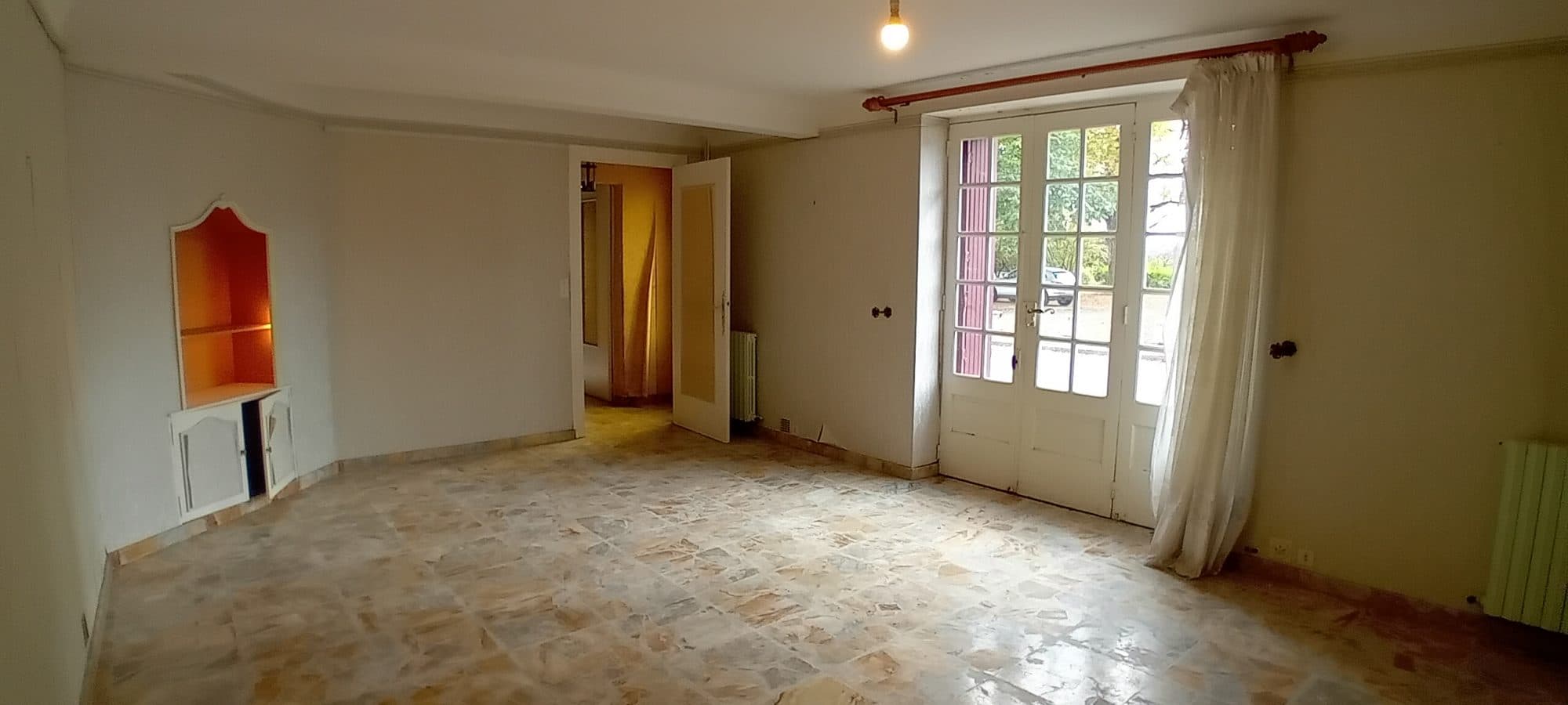 Maison de village familiale – Travaux à prévoir — photo 2