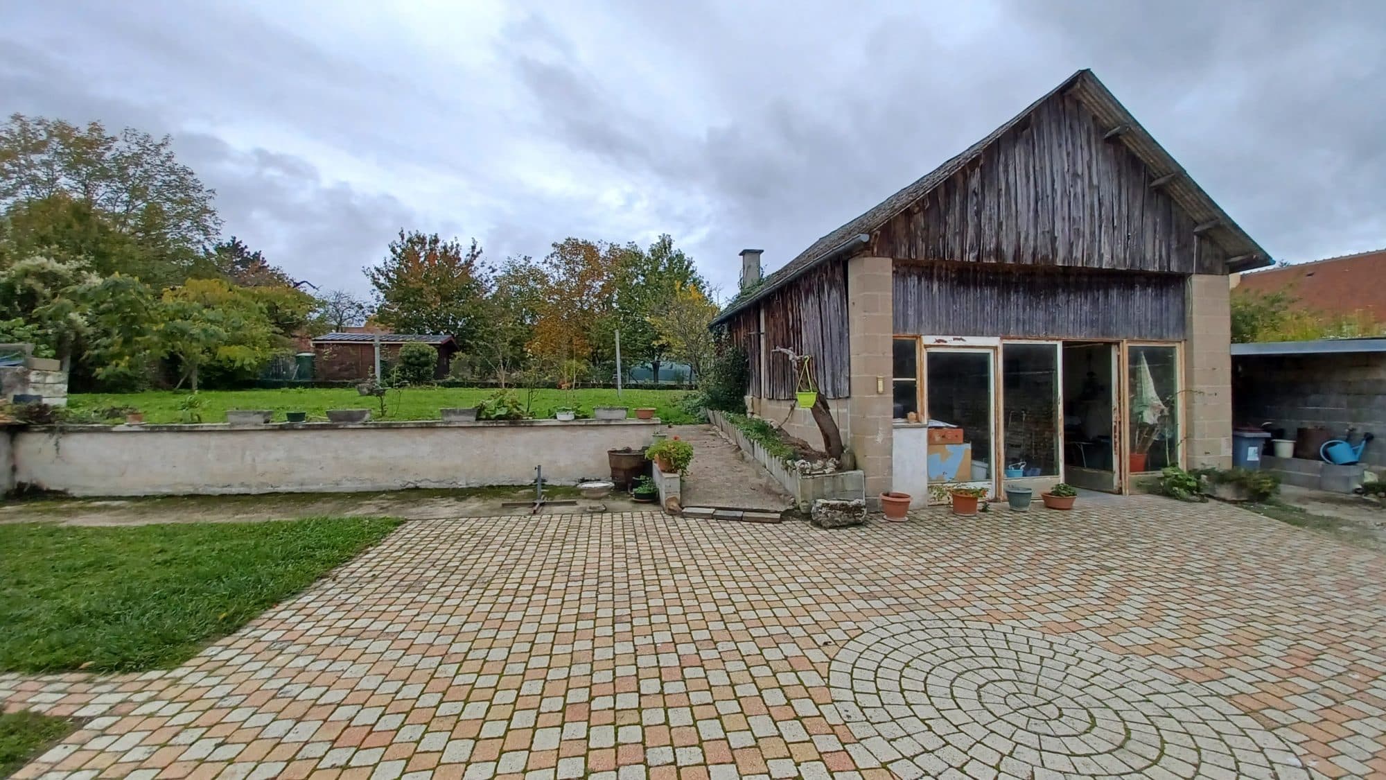 ANCIENNE DE BOURG AVEC VIE DE PLAIN-PIED ! — photo 3