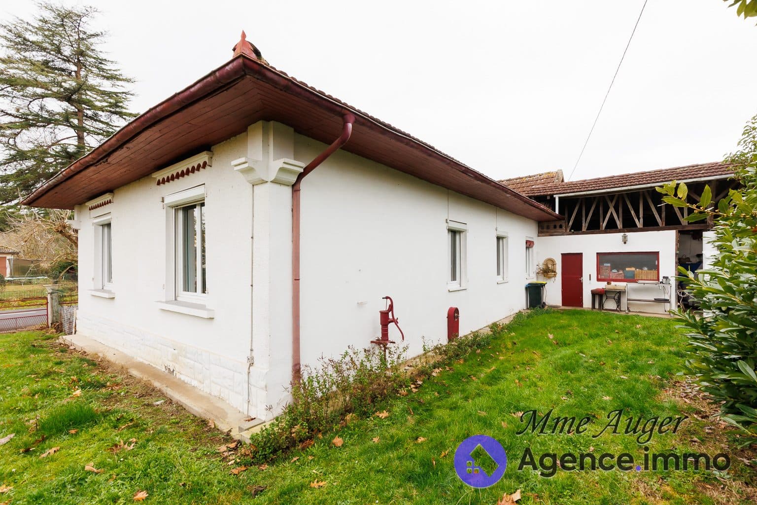 Maison plain-pied, 103m², 4 pièces, avec garage, jardin, dépendances — photo 2