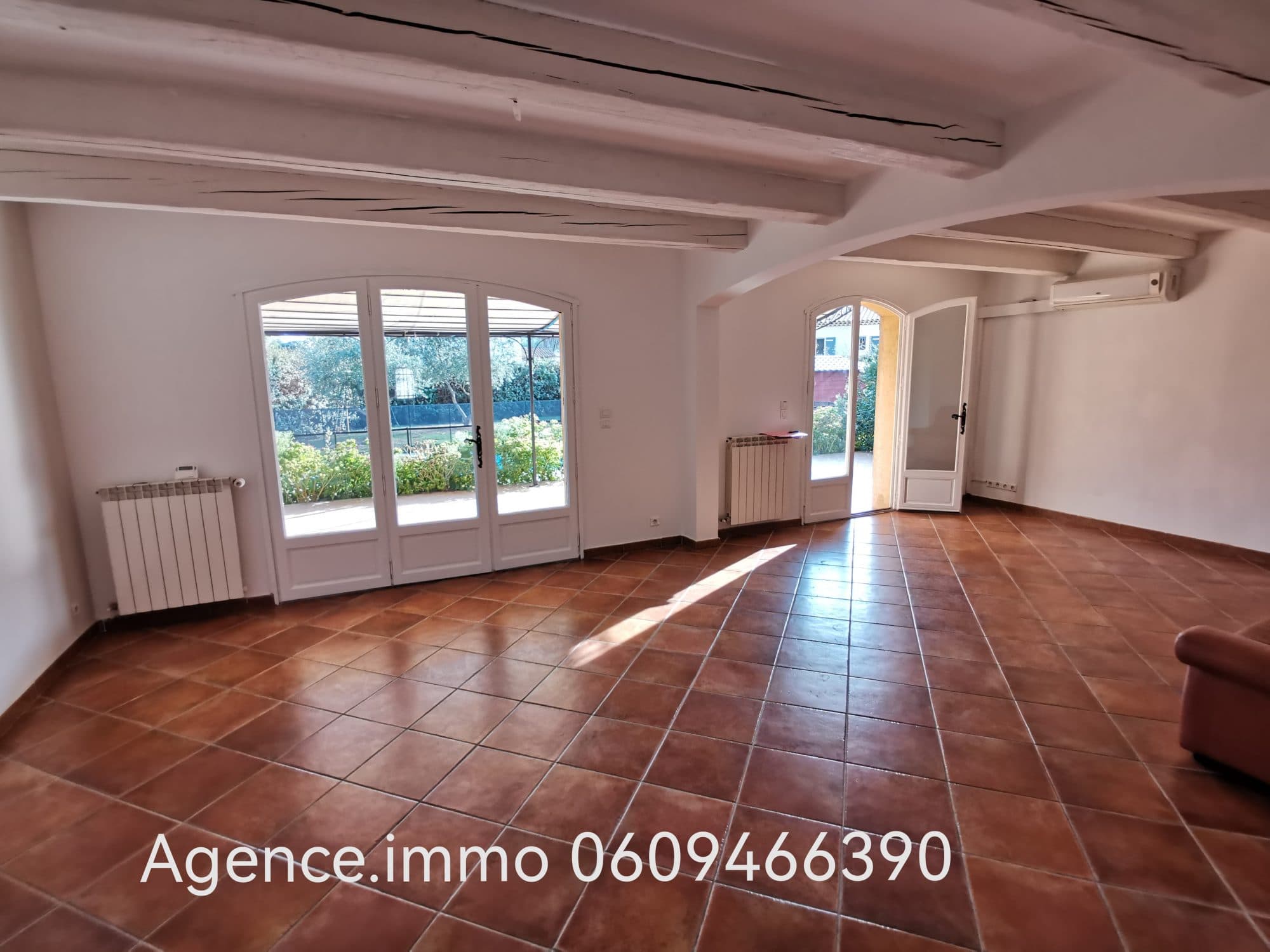 maison individuelle avec piscine de 32 m2 sur terrain de 1500 m2 quartier calme — photo 3