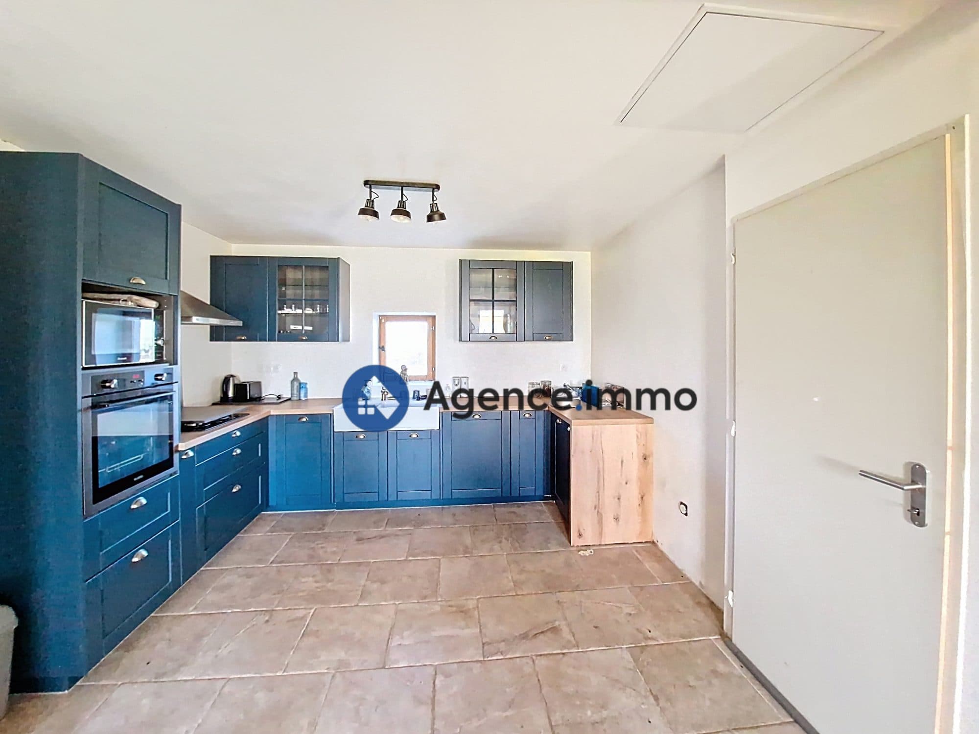 LONGERE ET GRANGE SUR PARCELLE DE 10268 M² — photo 2