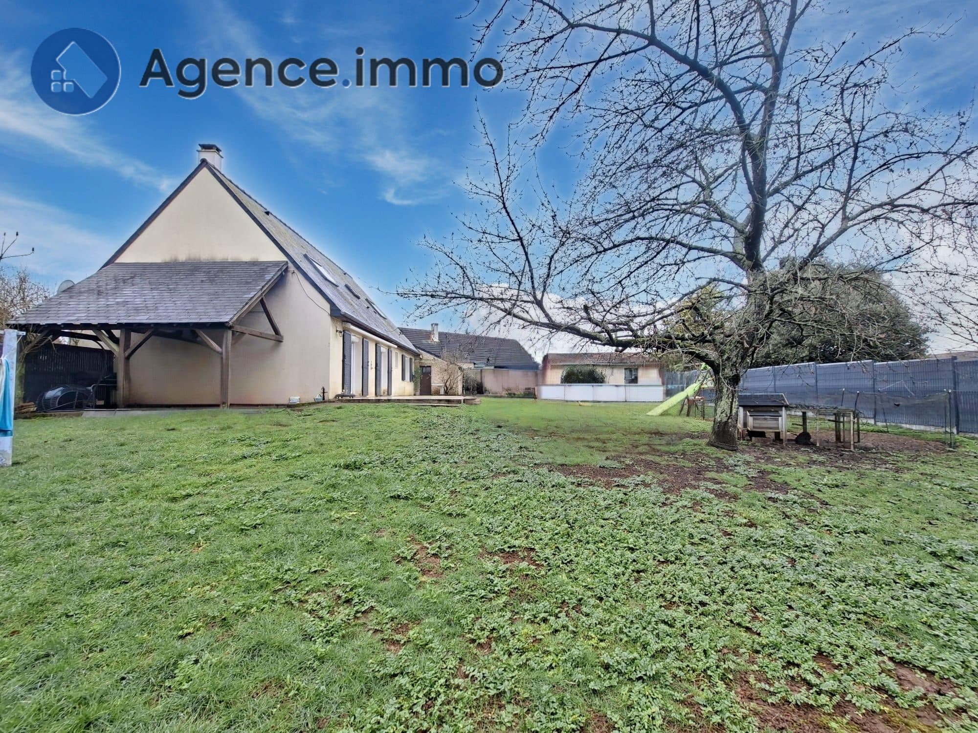 Spacieuse maison de 5 chambres, double garage et jardin — photo 2