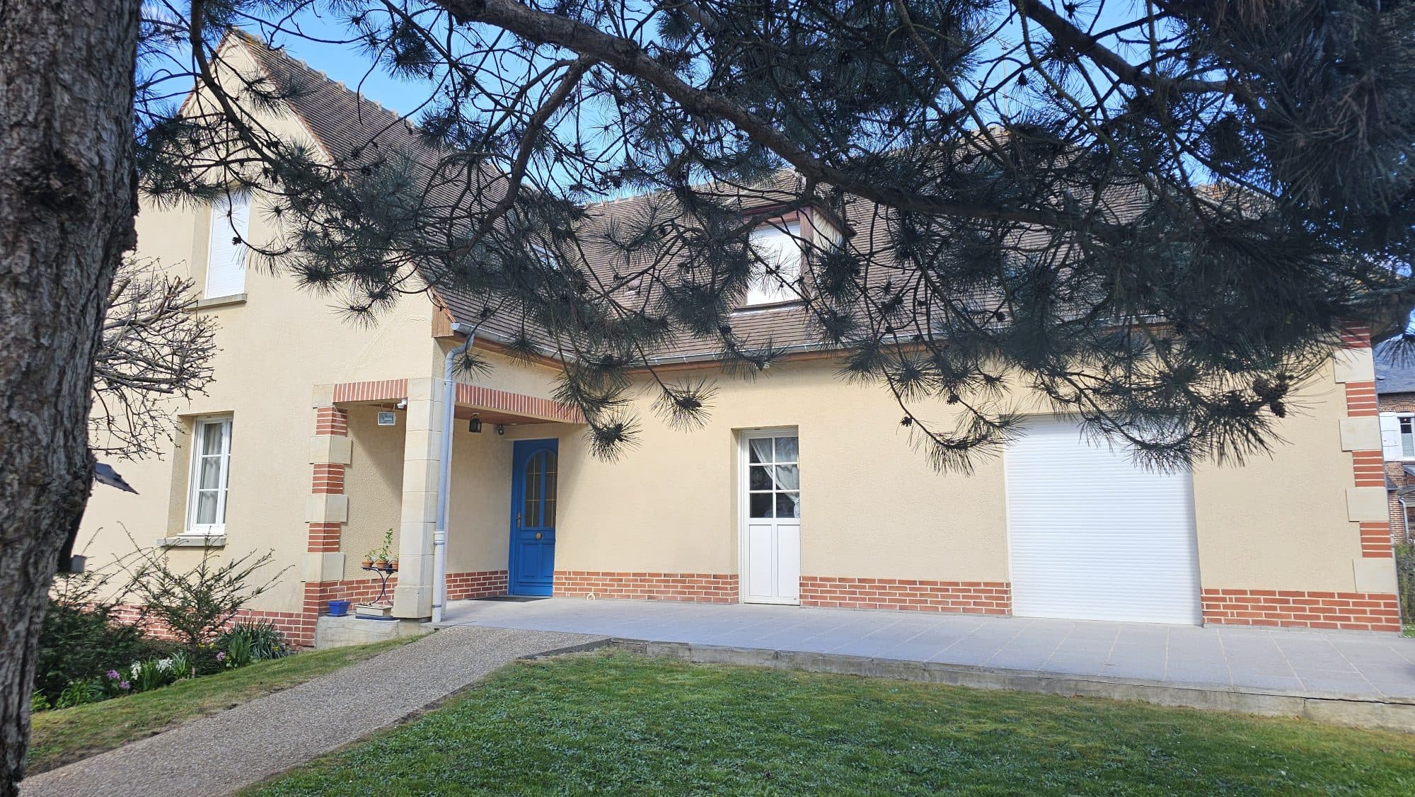 Maison individuelle avec jardin