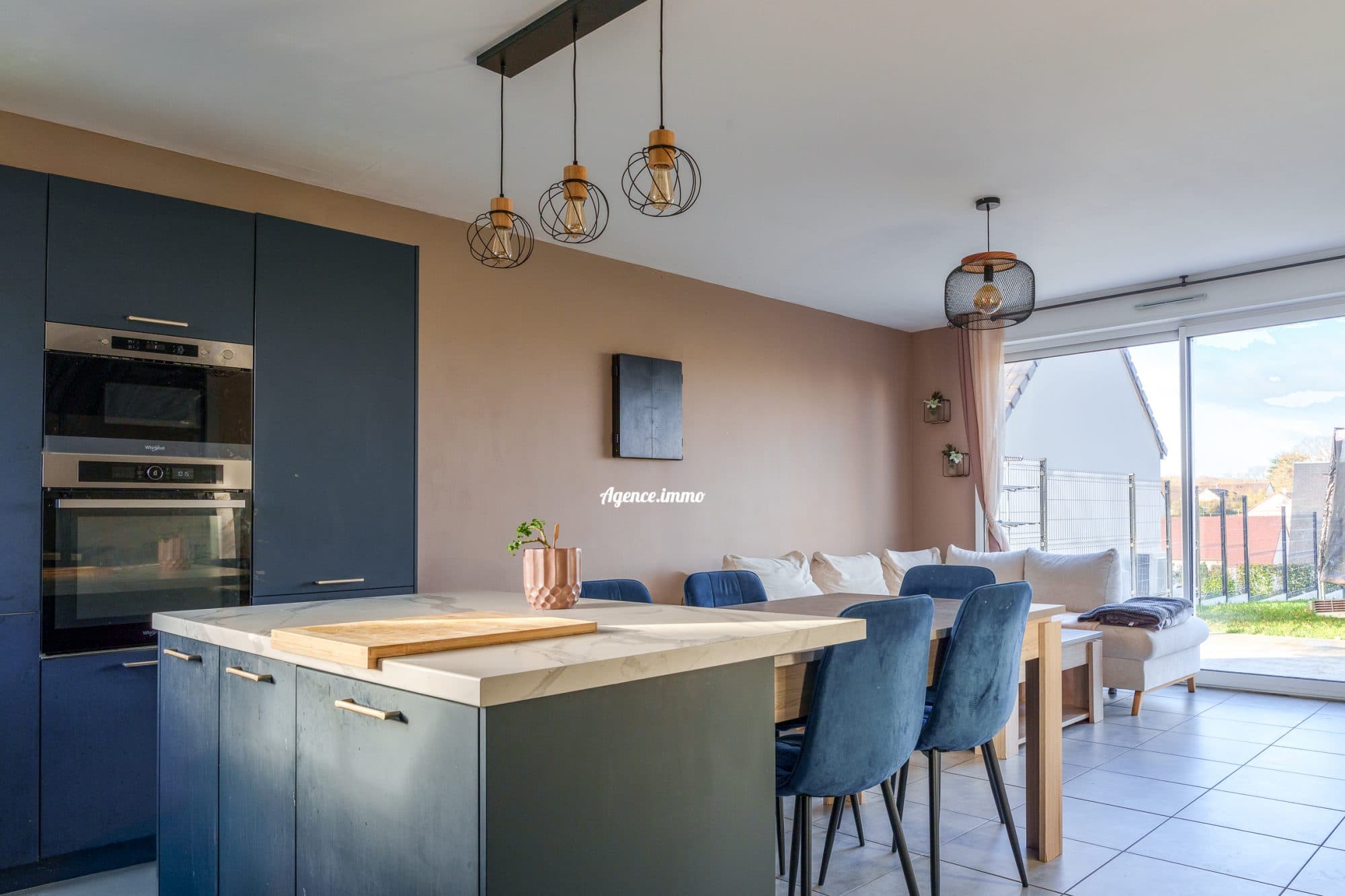 Maison 88 m² à Saint-Antoine-du-Rocher
