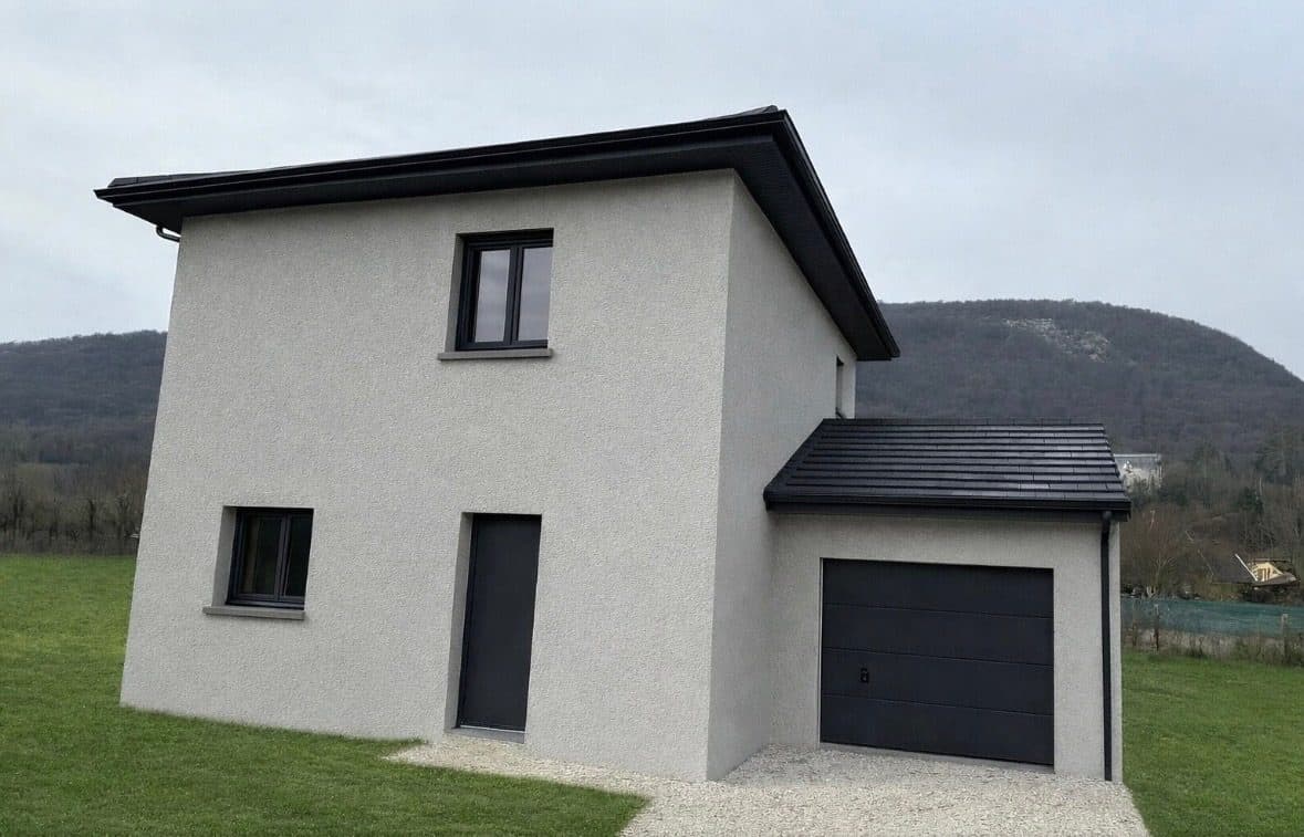 À vendre une maison à étage à construire sur un terrain de 505m2