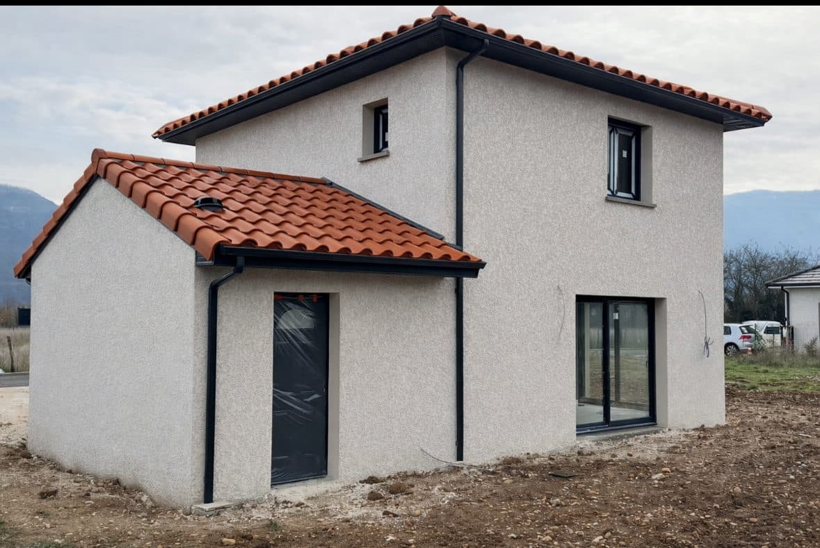Sur la commune de Diemoz, à vendre une maison à étage de 85m2 à construire sur 473m2 de terrain