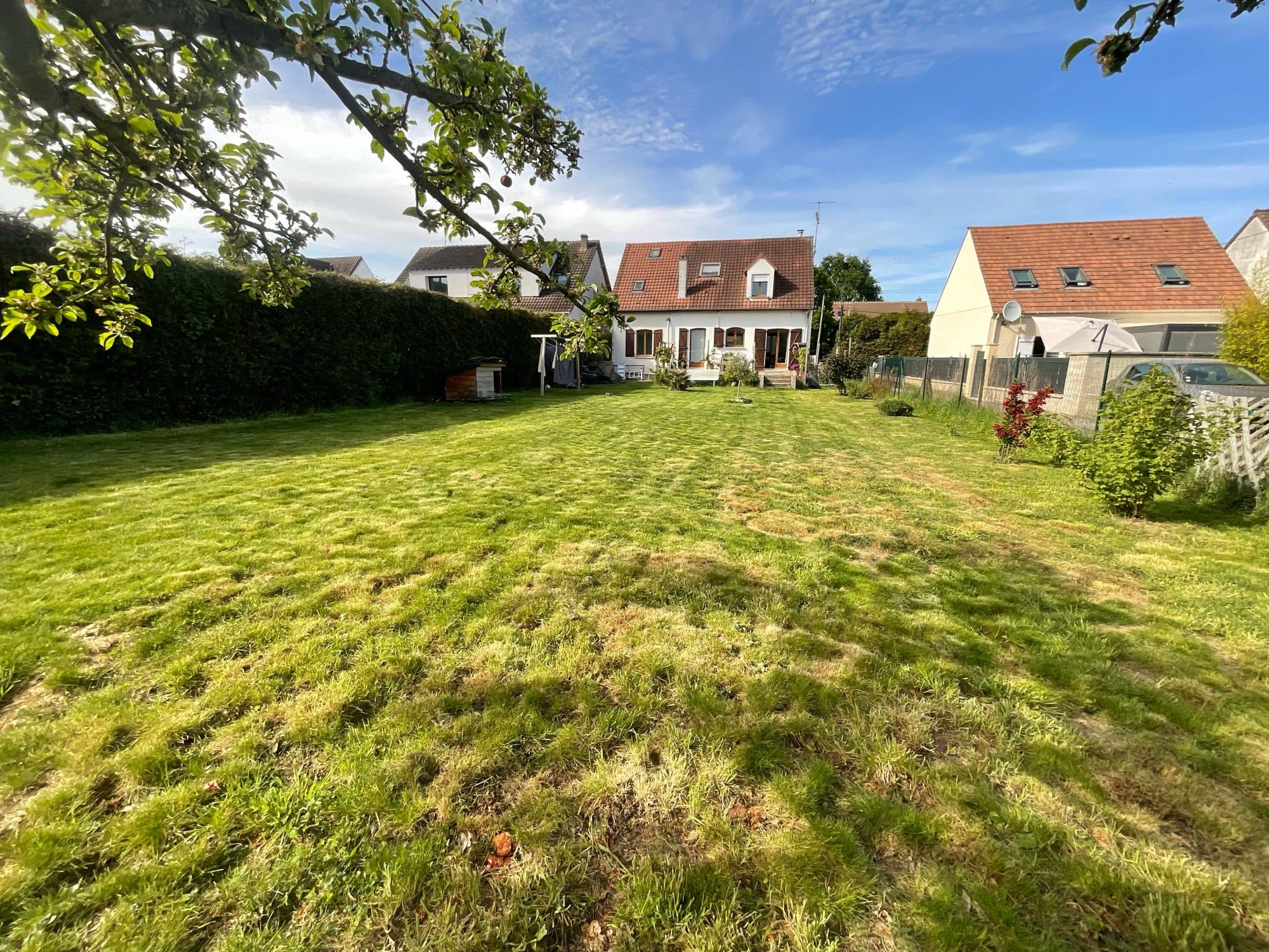 Maison familiale lumineuse sans travaux – 4/5 chambres – Terrain 807 m² – Secteur recherché