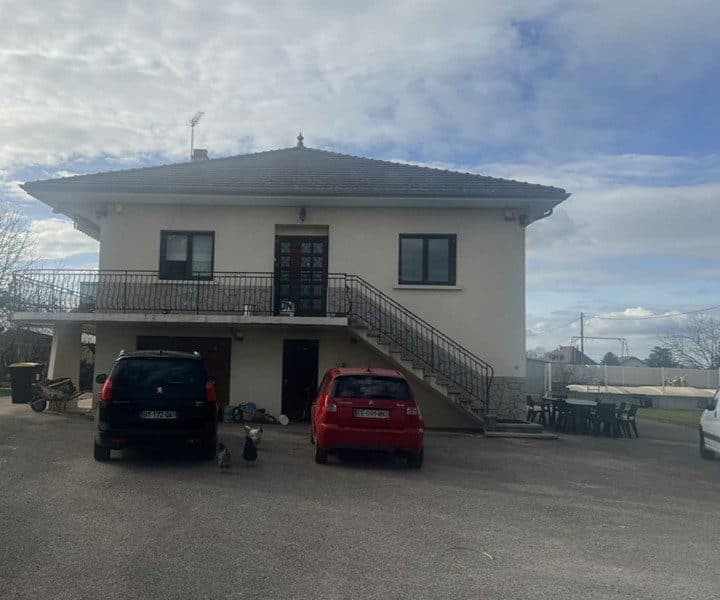 maison familiale de 138m2 ( 5 chambres ) sur 2565m2 de terrain avec piscine