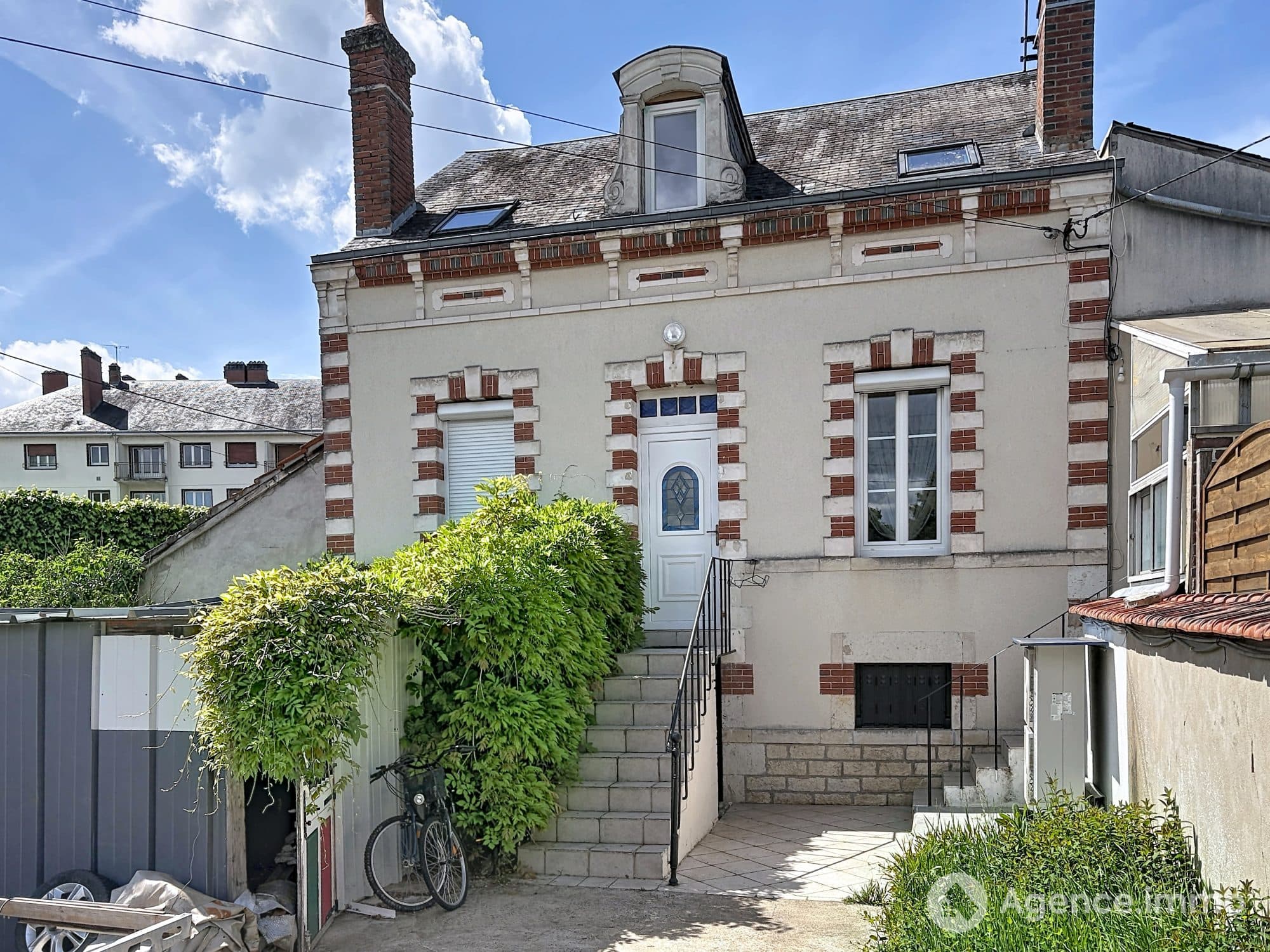 Maison de 7 pièces de 135 m² située à Gien (proche gare) — photo 2