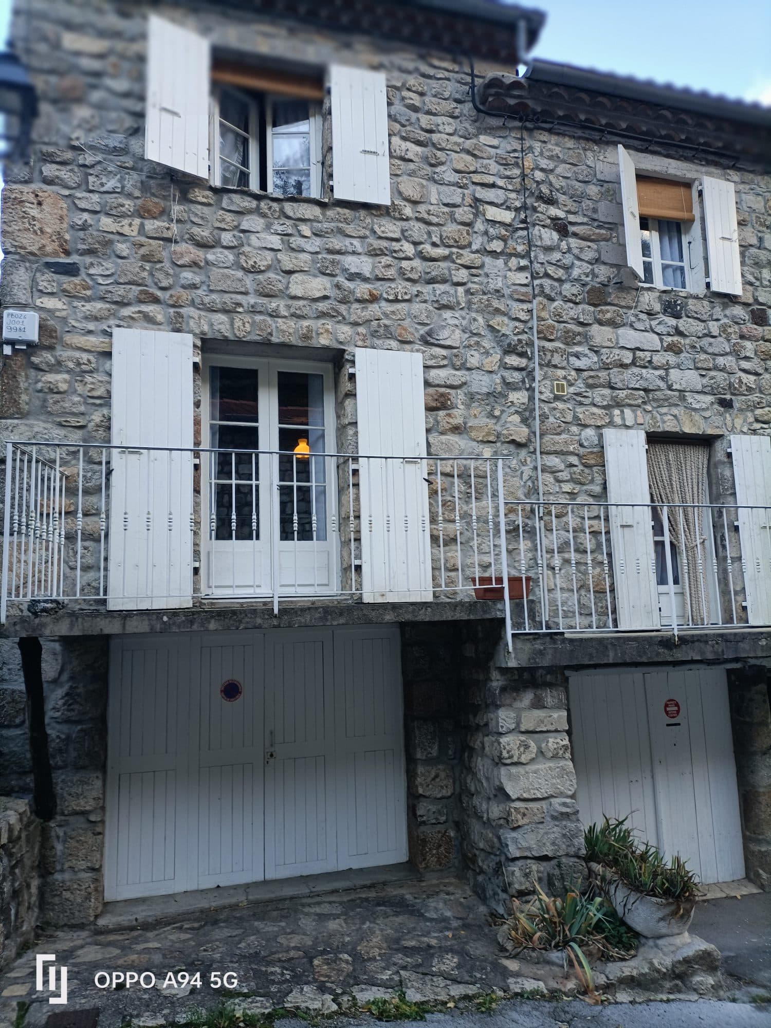 Belle maison de village touristique en pierre