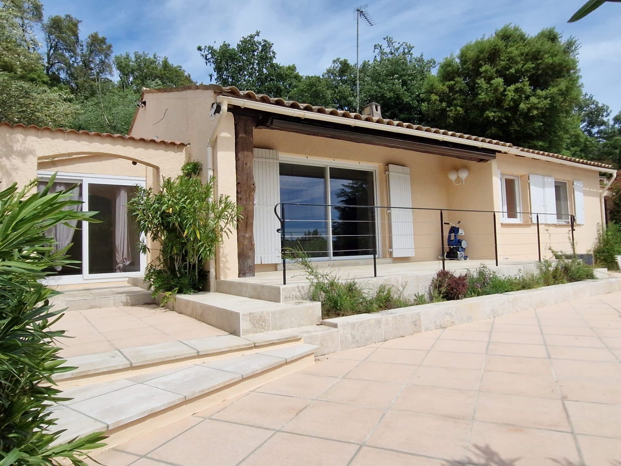 Villa Plain-pieds, Piscine, Vue Panoramique — photo 2