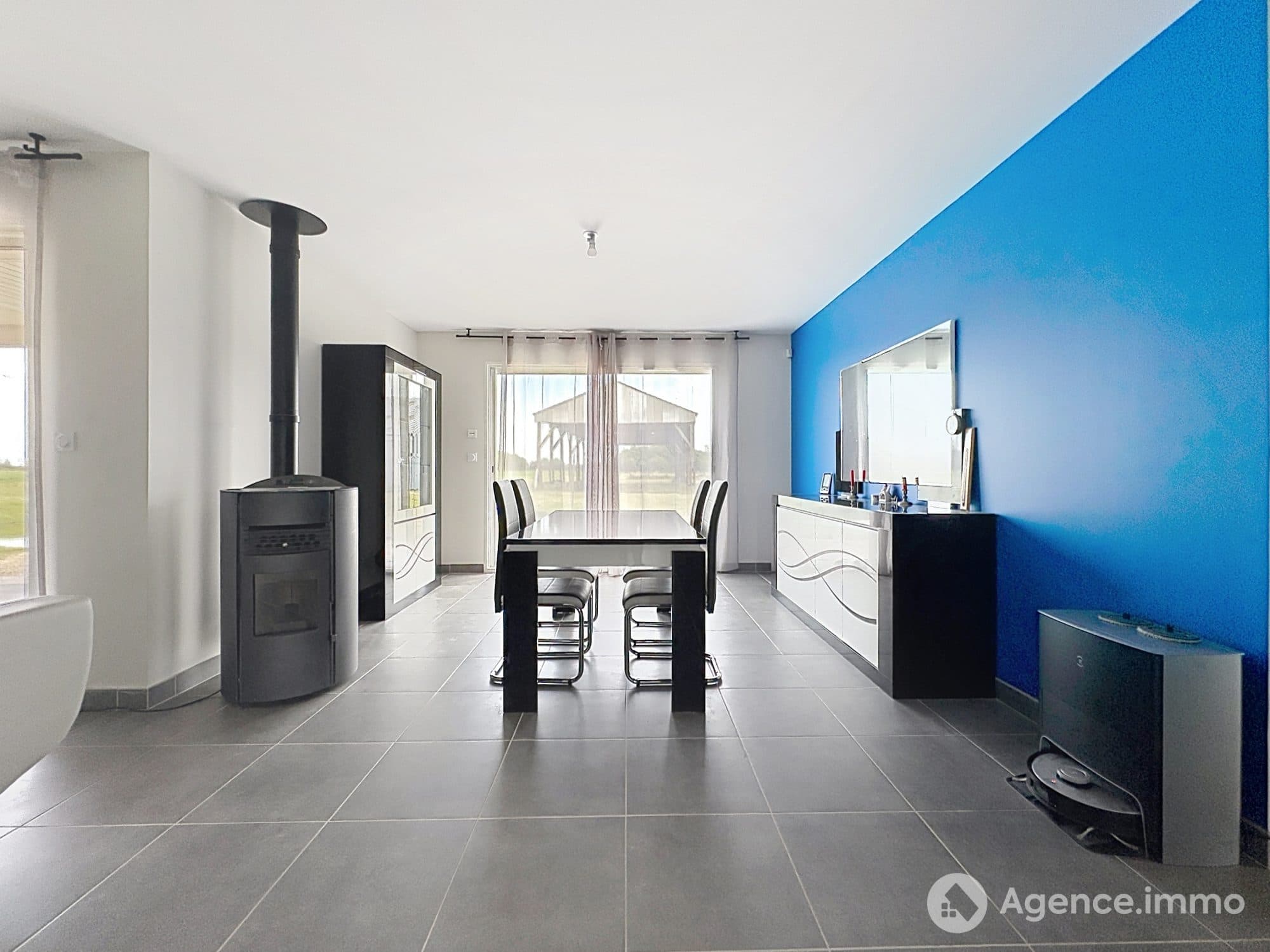 Maison récente de 5 pièces de 133 m² à Saint-Denis-de l'Hôtel — photo 3