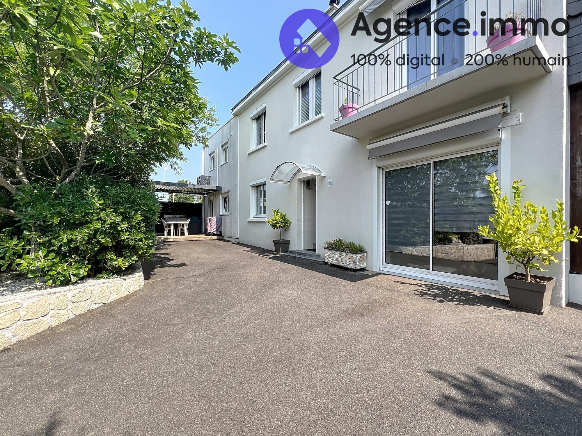 MAISON DE 160 m² – 3 CHAMBRES – PISCINE CHAUFFÉE – PARÇAY-MESLAY