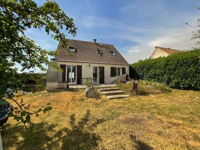Maison familiale 5 chambres – Sous-sol total – Terrain 782 m² – Vue dégagée sur les champs