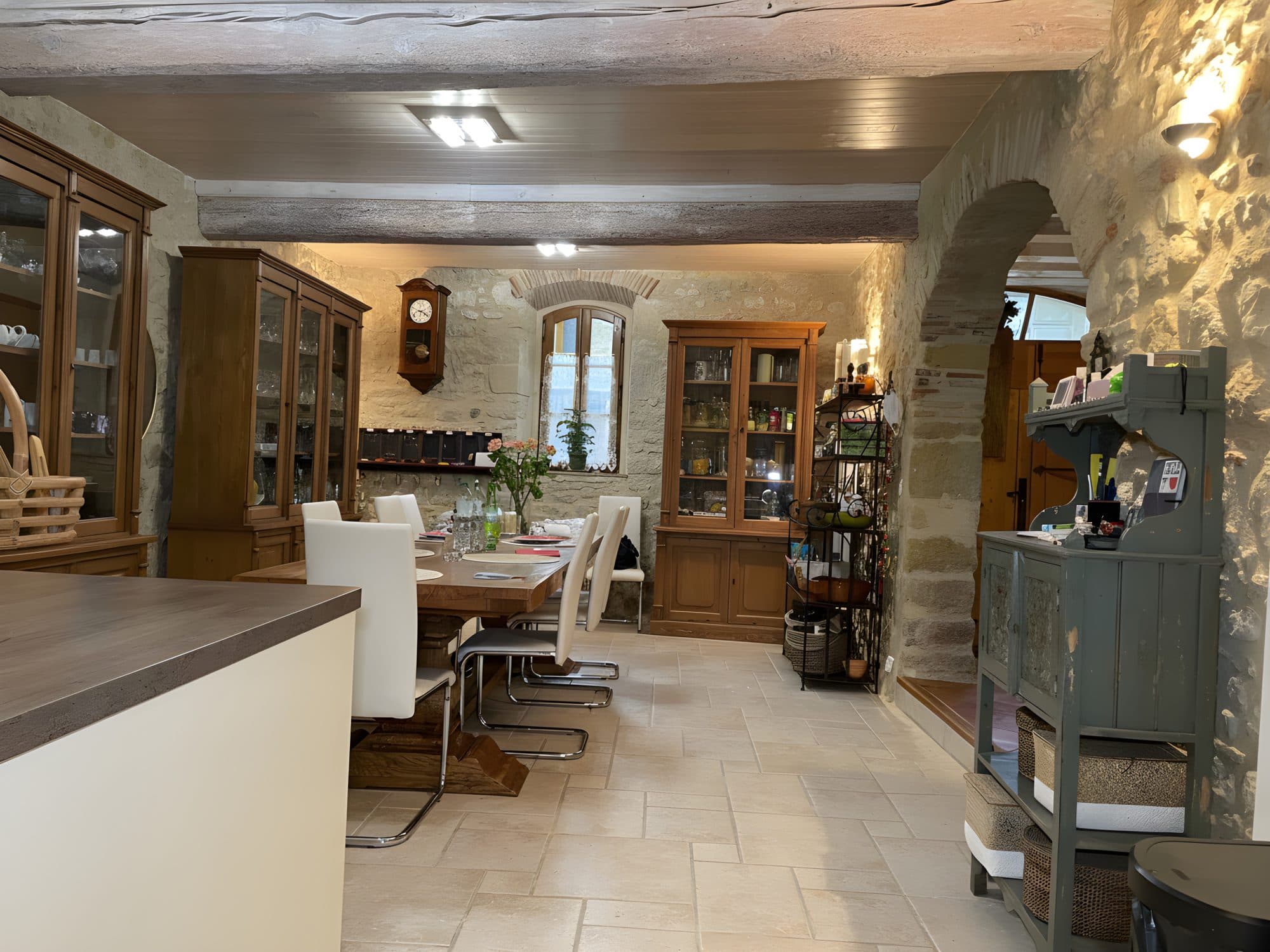 Maison de caractère à Laurac (Aude) – 393 m² – 6 chambres – 15 pièces _ Belle cour — photo 2