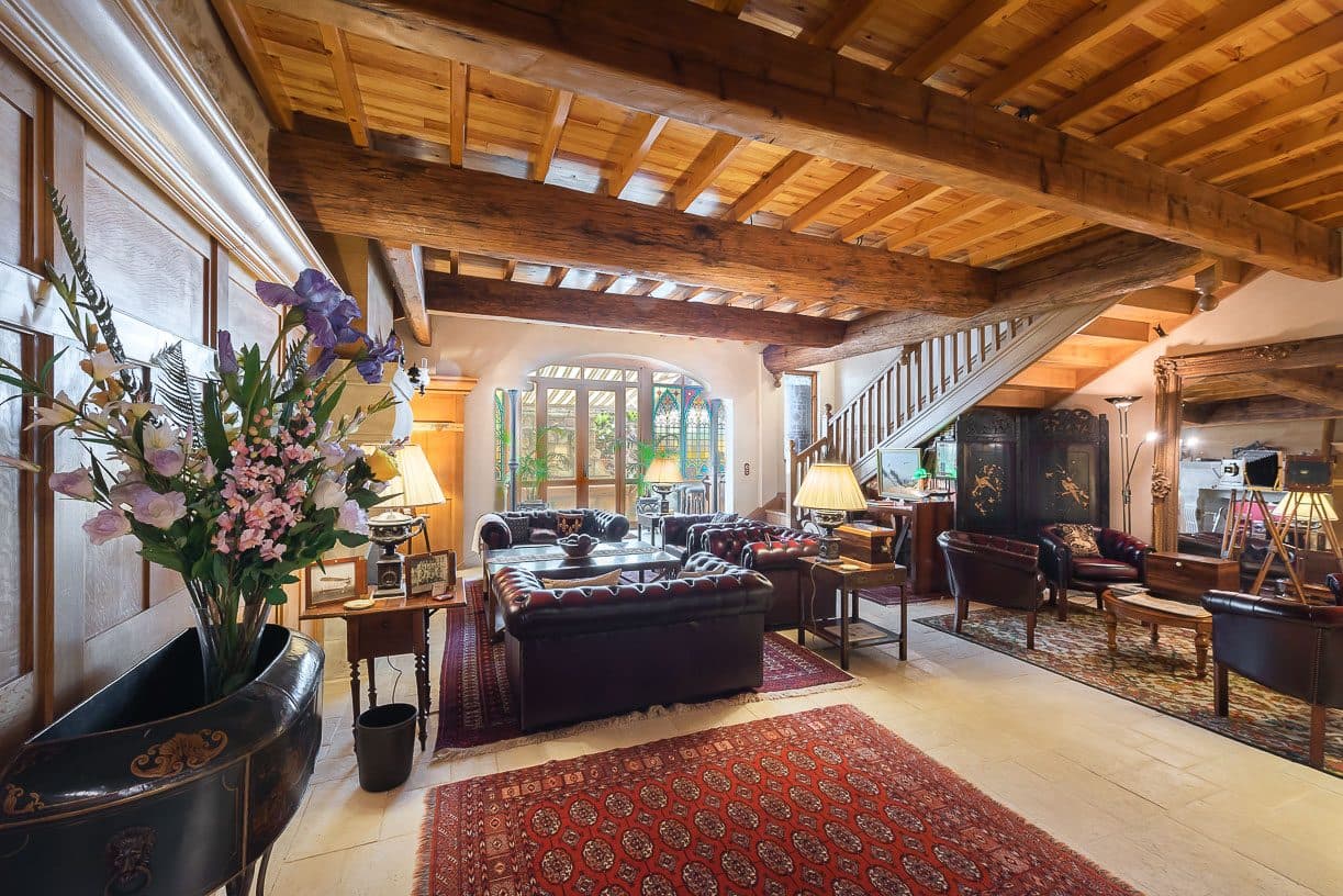 Demeure de prestige à Capestang : un bel équilibre entre patrimoine et vision moderne — photo 2
