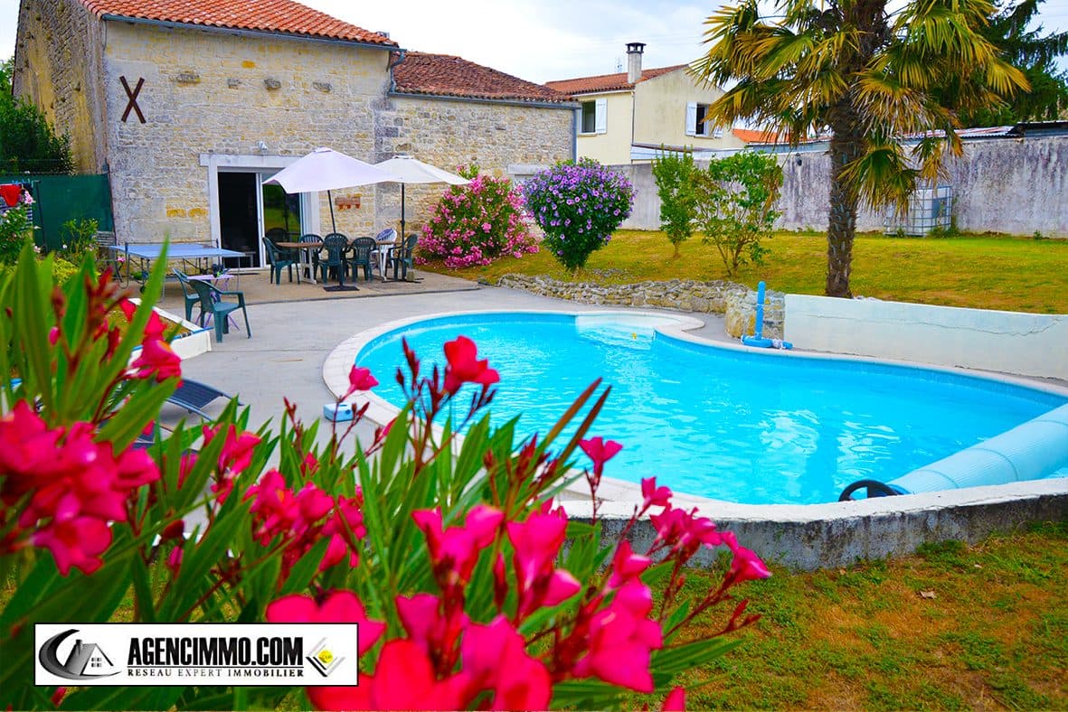 Maison charentaise + piscine — photo 2
